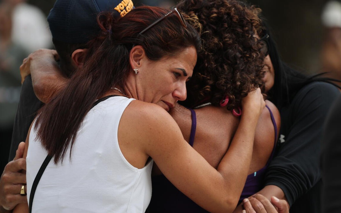 Australia plans tougher gun laws after police say father and son killed 15 at Bondi Beach- Ảnh 8. Australia plans tougher gun laws after police say father and son killed 15 at Bondi Beach- Ảnh 8.