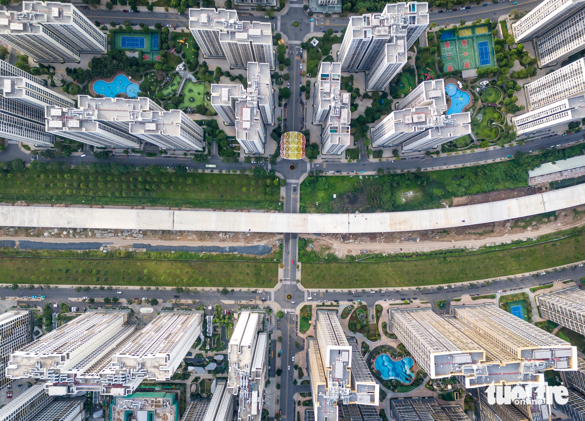 Toàn cảnh 14,7km cầu cạn vành đai 3 TP.HCM chưa thể thông xe như Ban Giao thông hứa - Ảnh 11.