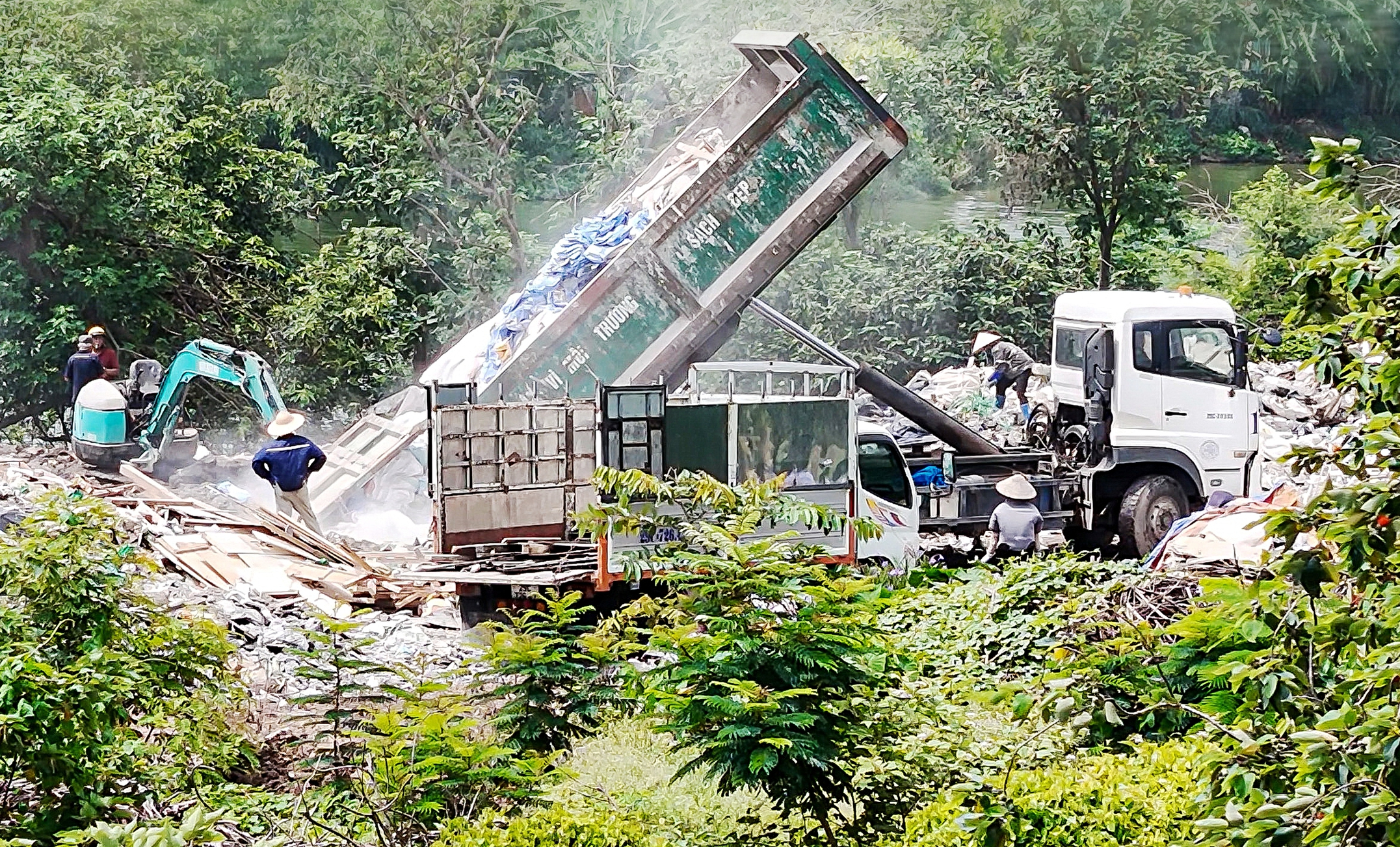 rác xây dựng - Ảnh 1.