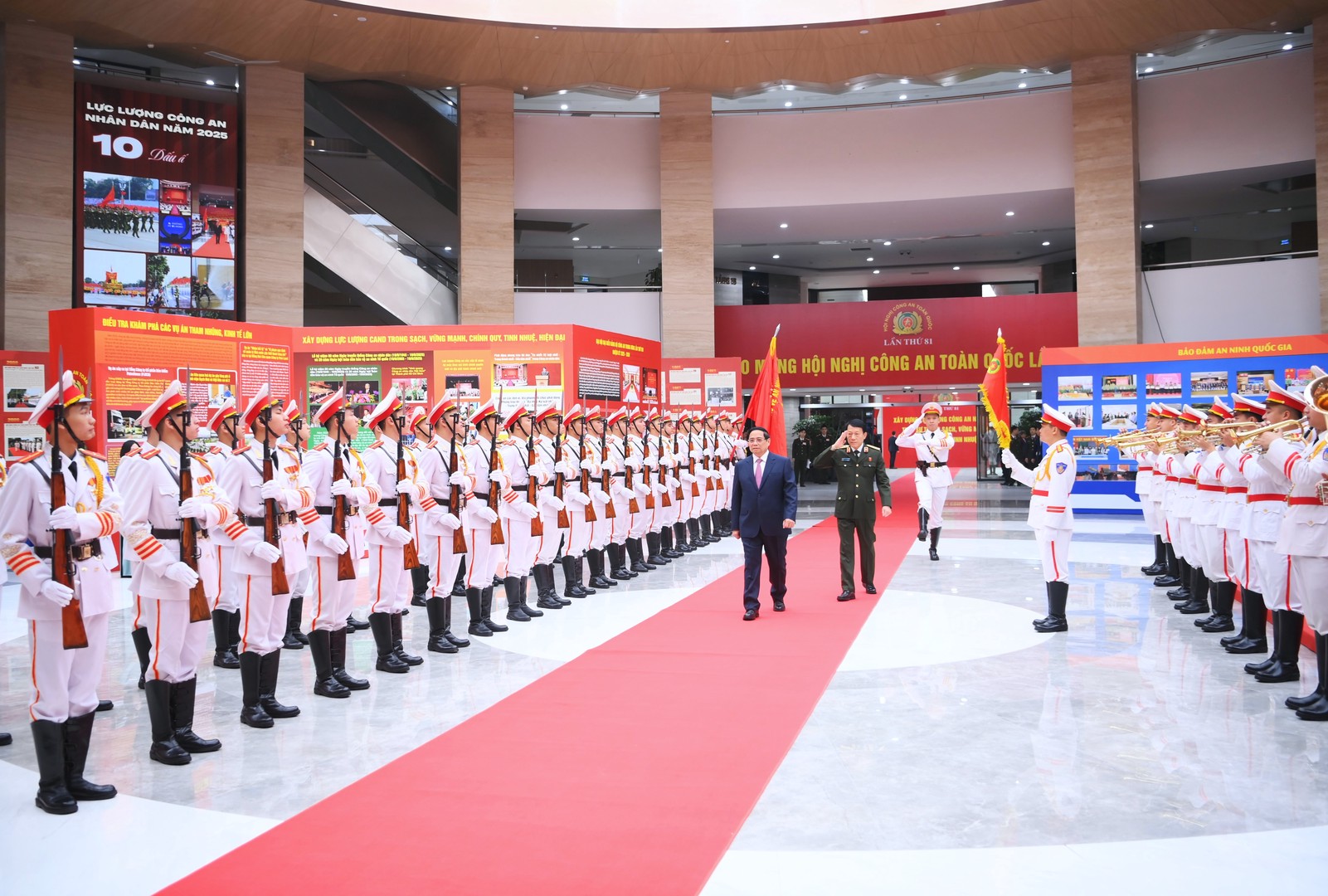 công an  - Ảnh 2.