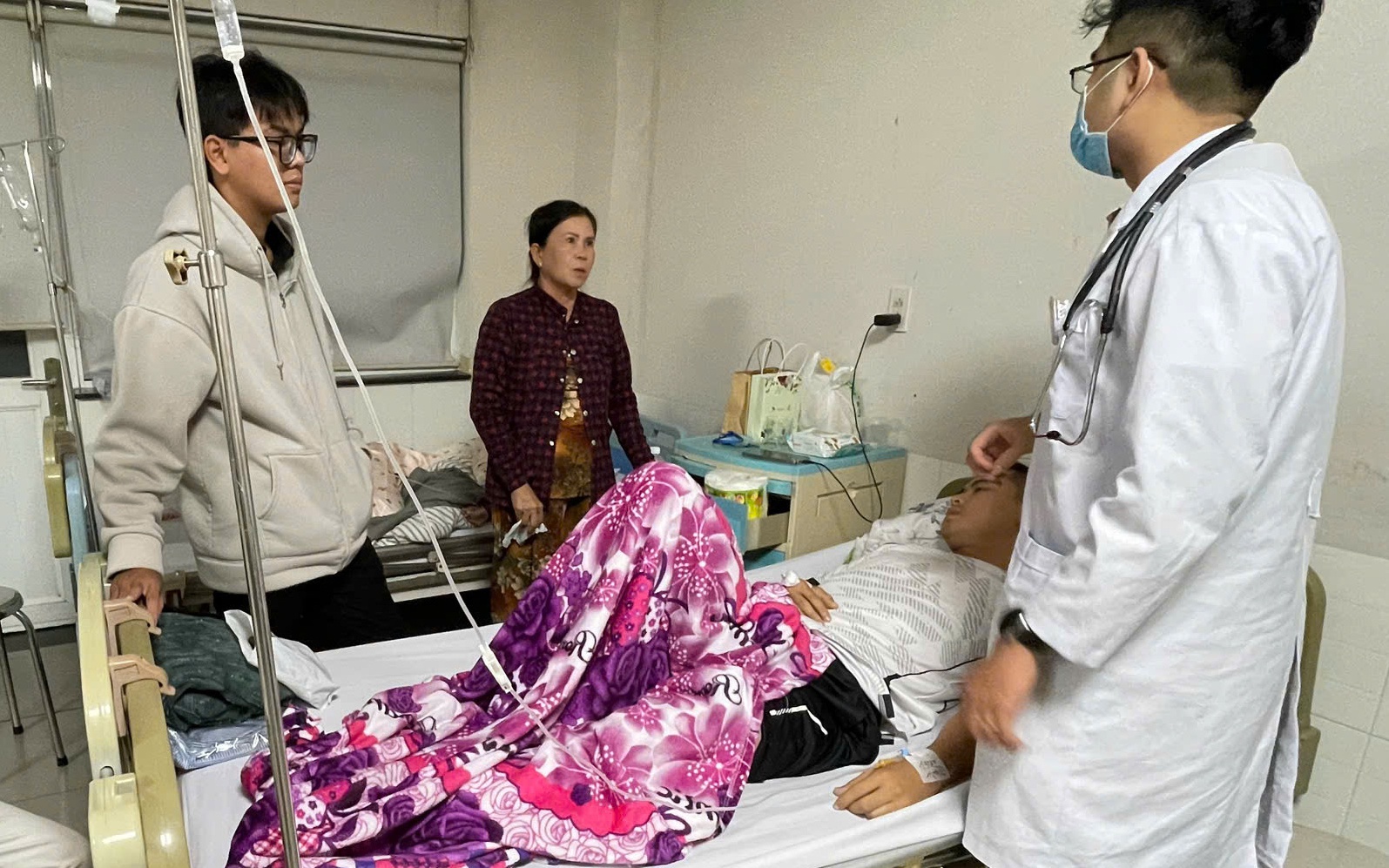 Vietnam hospitals report rise in stroke, heart cases as colder weather sets in- Ảnh 2. Vietnam hospitals report rise in stroke, heart cases as colder weather sets in- Ảnh 2.