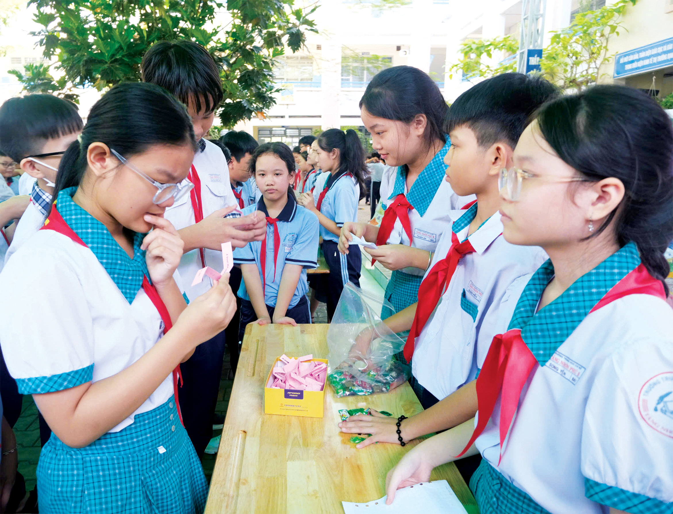 "Khui trạm secret" giờ ra chơi Trường THCS Tăng Nhơn Phú B- Ảnh 6.