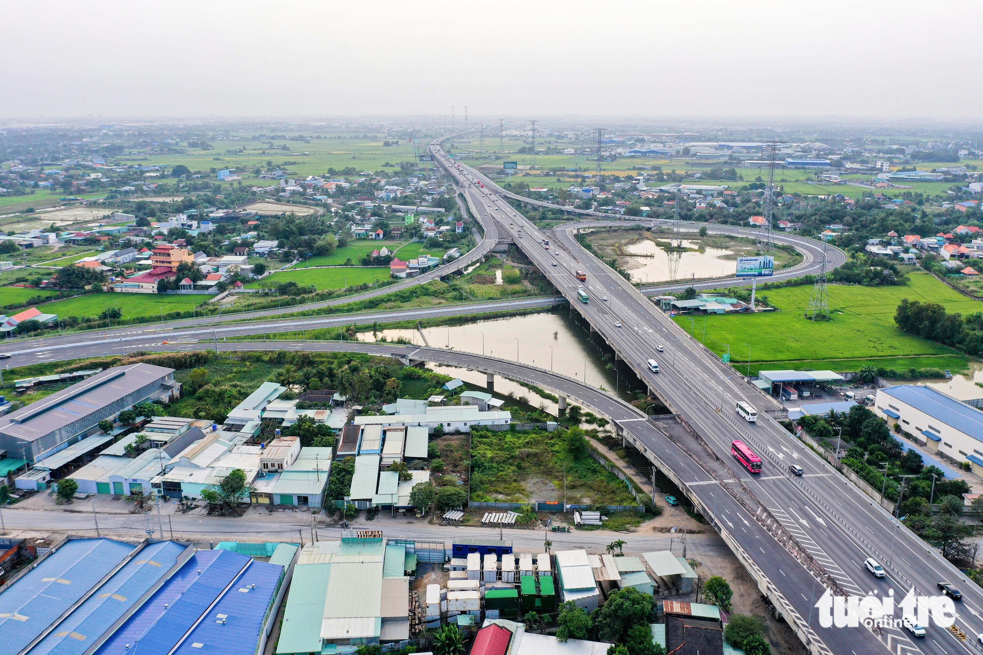 Vietnam to break ground on $1.37bn expansion of key expressway to Mekong Delta this week- Ảnh 1.