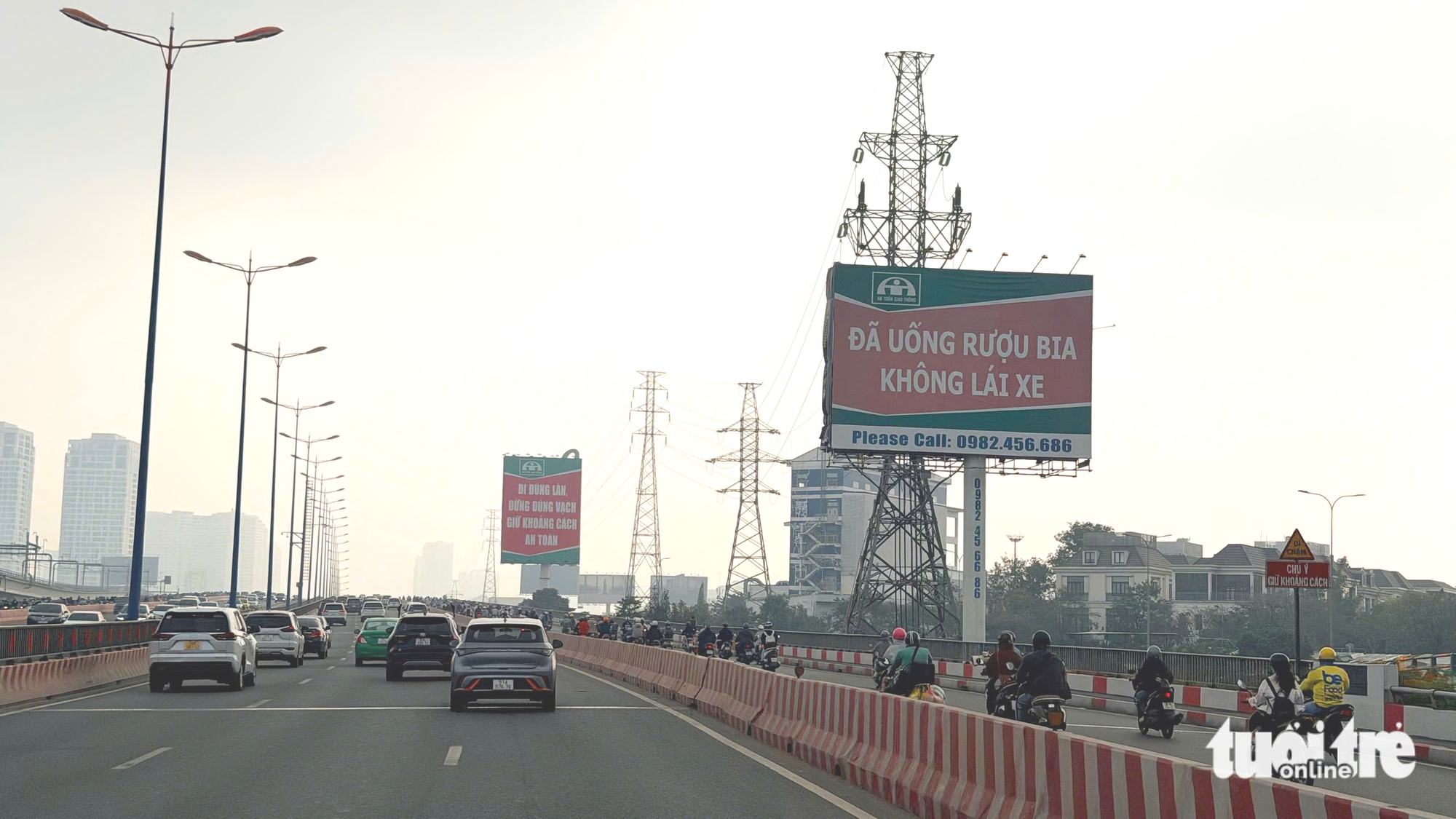 'Rối ren' bảng quảng cáo ngoài trời ở TP.HCM - Ảnh 8.