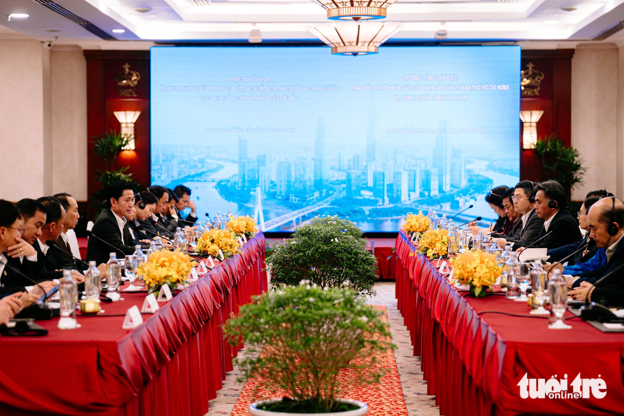 TP.HCM chia sẻ kinh nghiệm phát triển với tỉnh Houaphanh của Lào - Ảnh 1. TP.HCM chia sẻ kinh nghiệm phát triển với tỉnh Houaphanh của Lào - Ảnh 1.