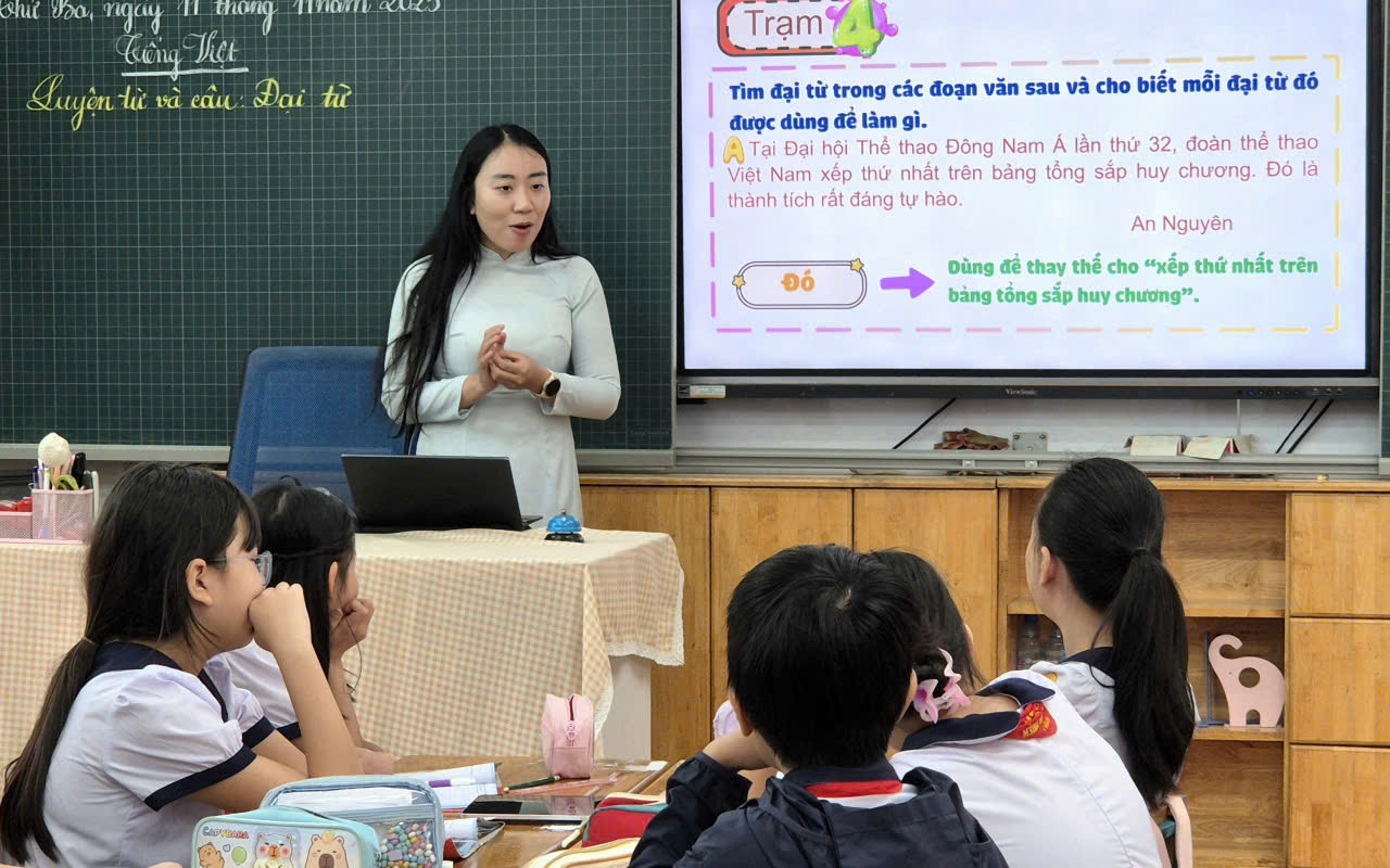 TP.HCM chi trả tiền lương dạy 2 buổi/ngày cho giáo viên ra sao? - Ảnh 1.