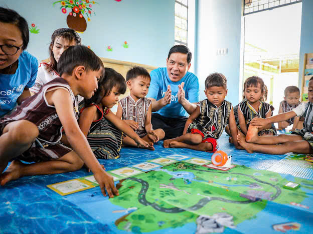 Businesses and the journey to shaping Vietnam’s future for every child - Ảnh 2.