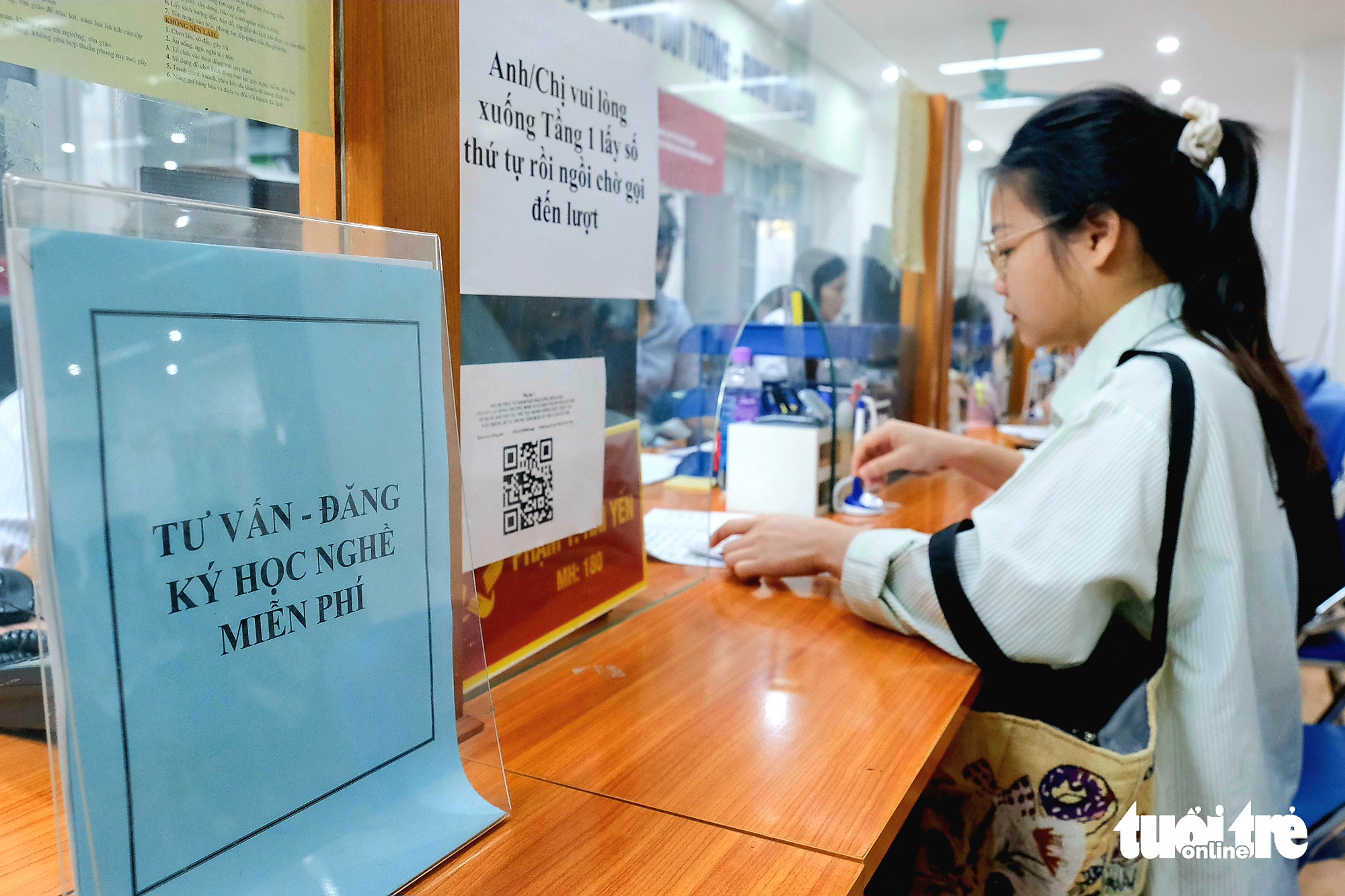 Tin tức sáng 20-12: Rút ngắn thời gian chờ hưởng trợ cấp thất nghiệp; Giá heo hơi bật tăng - Ảnh 1.