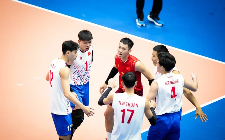 Bóng rổ nam 5x5 SEA Games 33: Việt Nam thắng đậm Singapore - Ảnh 2.