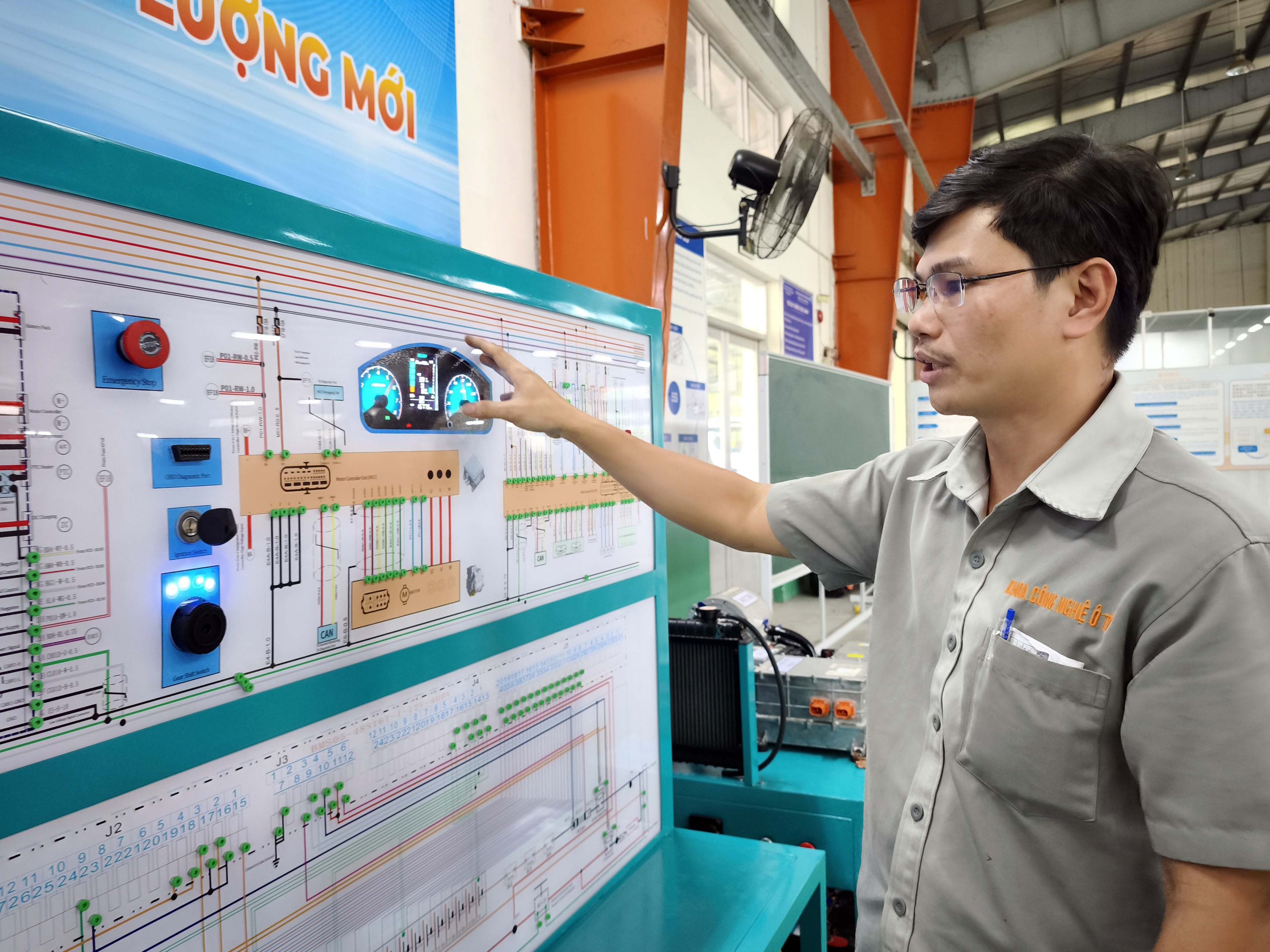 xe điện - Ảnh 1.