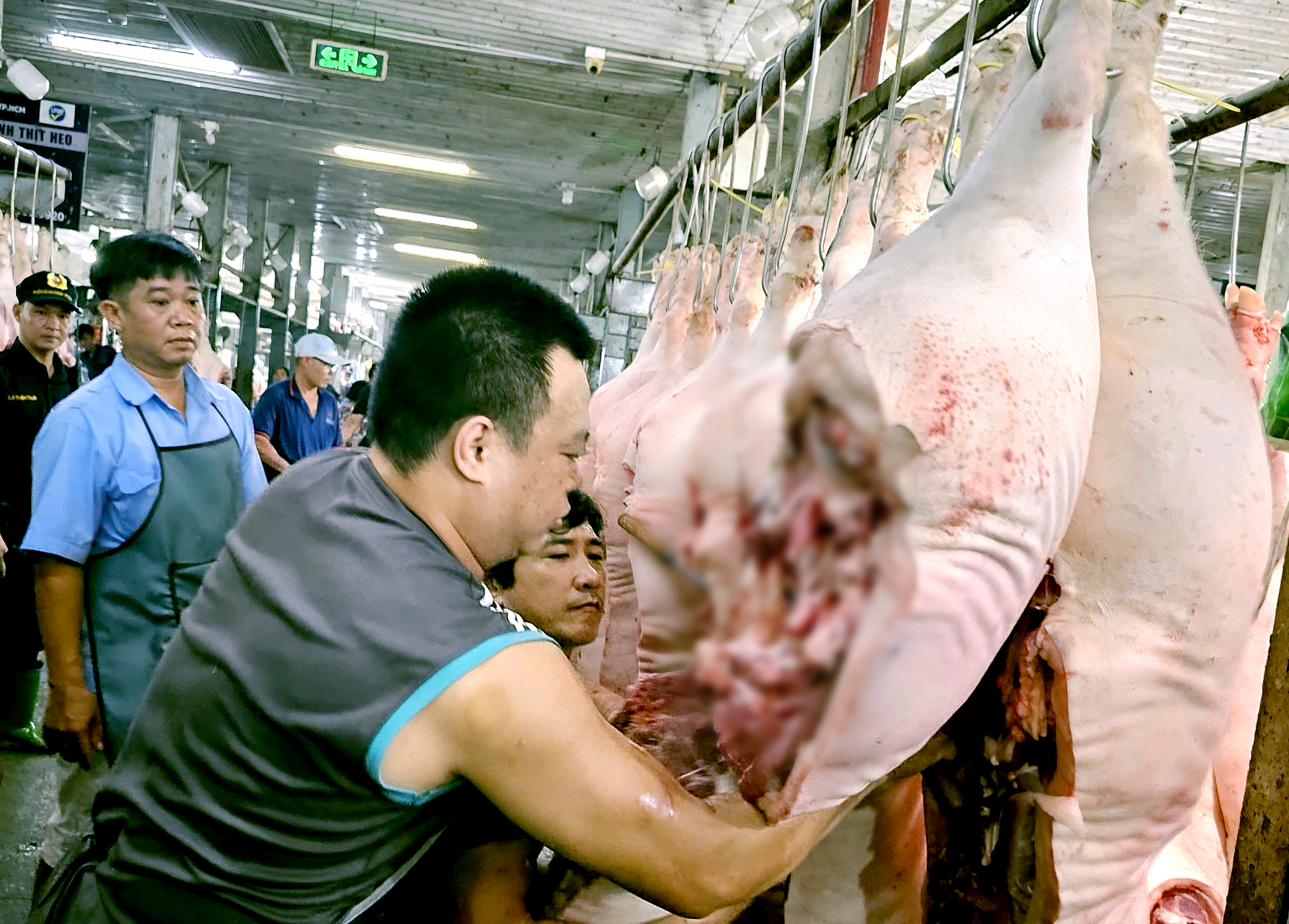 Cuối năm, giá heo hơi bật tăng trên diện rộng - Ảnh 1.