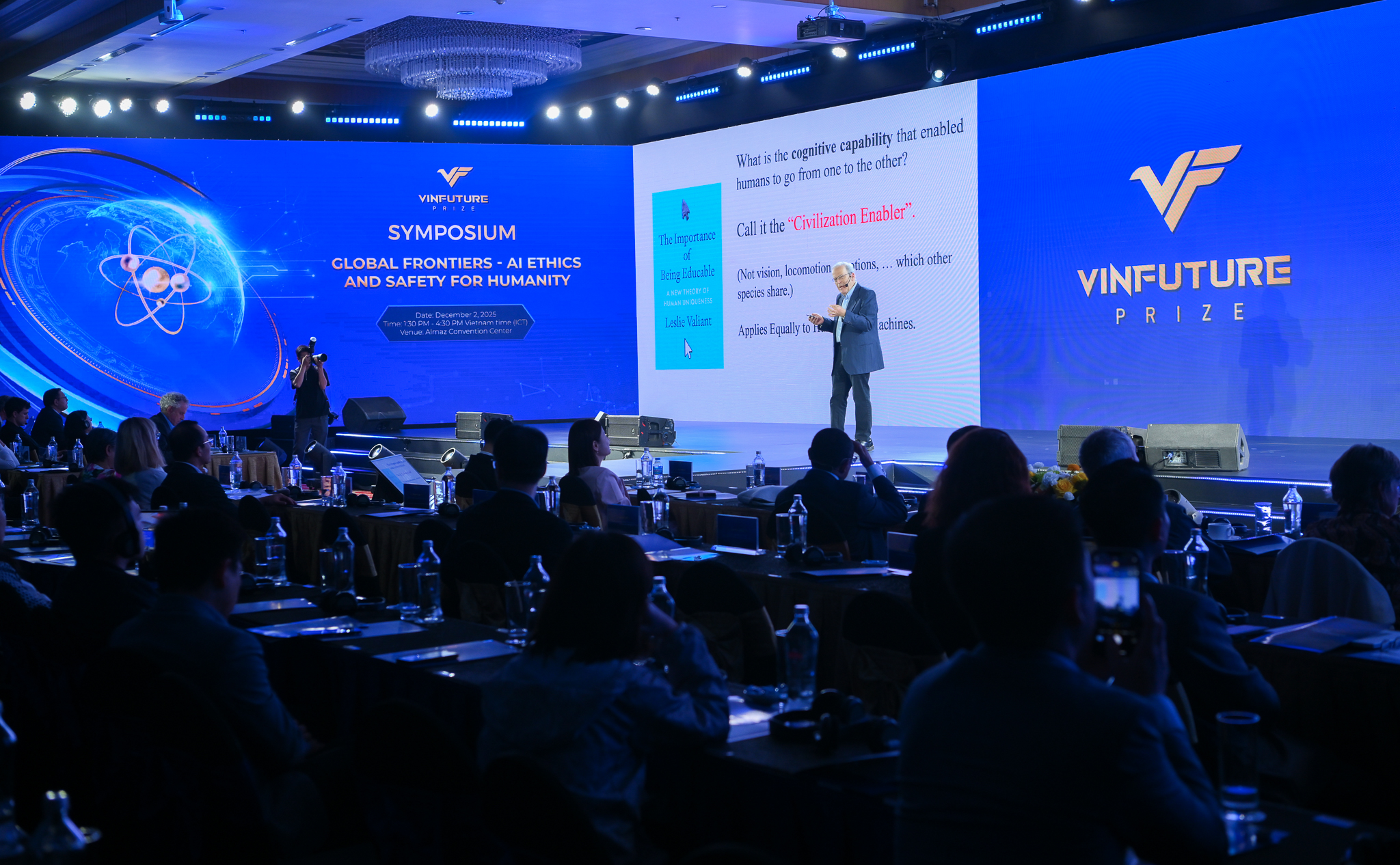 'Khẩn trương nghĩ cách sống chung với thực thể thông minh hơn con người' - Ảnh 1.