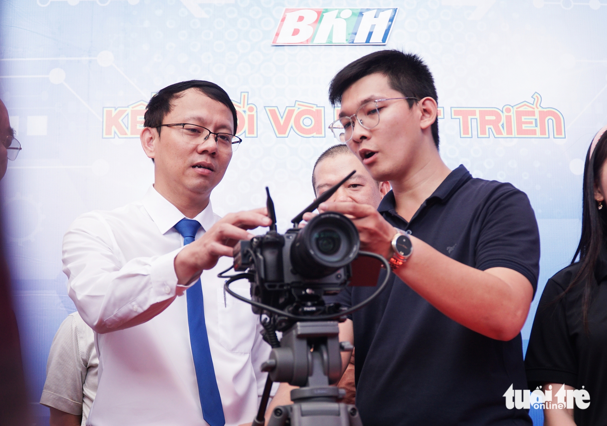 Trải nghiệm công nghệ, ứng dụng AI tại ngày hội công nghệ số Khánh Hòa - Ảnh 5. công nghệ - Ảnh 5.