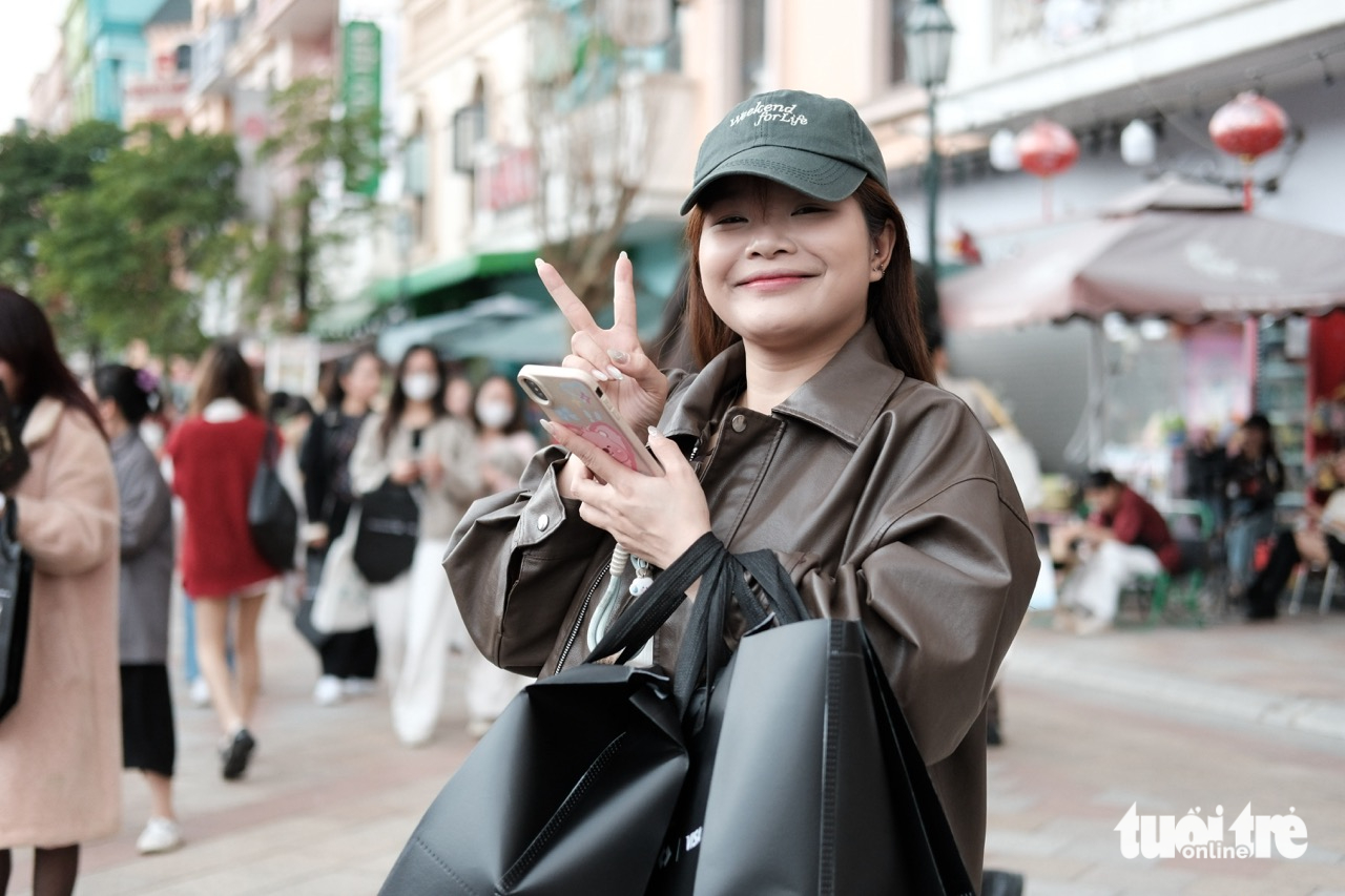 Hàng chục ngàn khán giả đổ về Y-Concert dài 10 tiếng, mang theo cả đồ ăn thức uống - Ảnh 19.