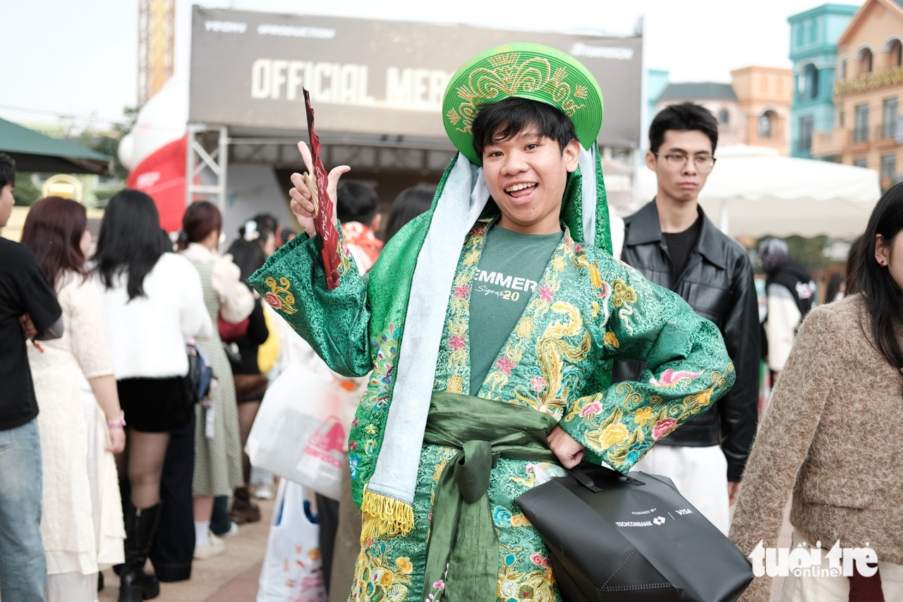 Hàng chục ngàn khán giả đổ về Y-Concert dài 10 tiếng, mang theo cả đồ ăn thức uống - Ảnh 12.