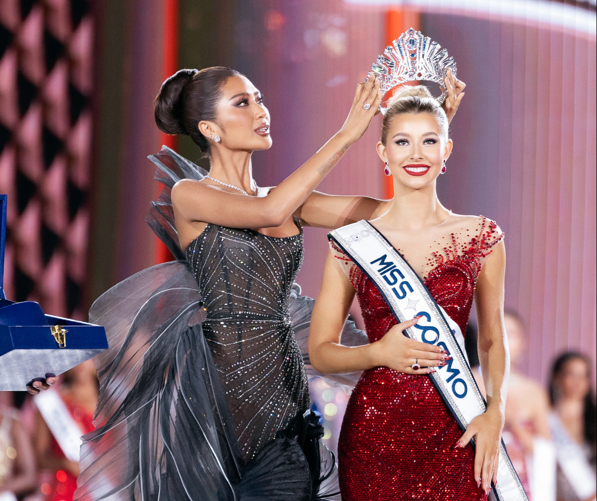 Miss Cosmo - Ảnh 1.