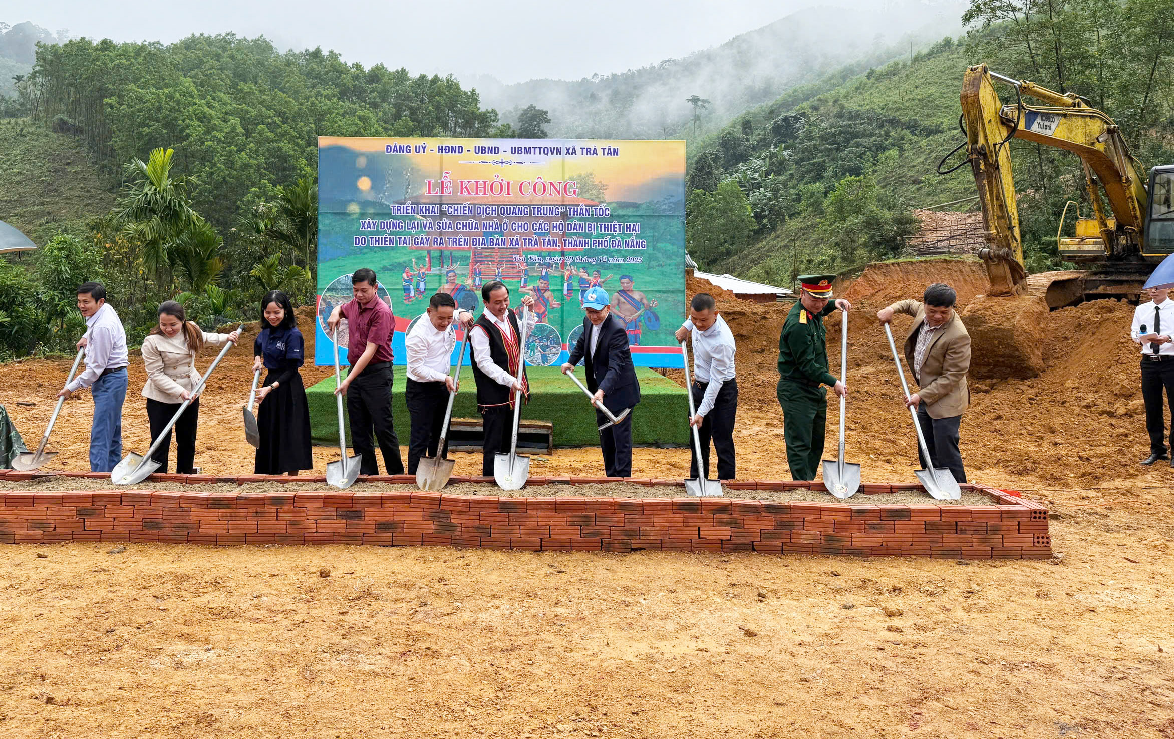 Đà Nẵng xây 18 căn nhà cho dân bị mưa lũ, sạt lở - Ảnh 1.