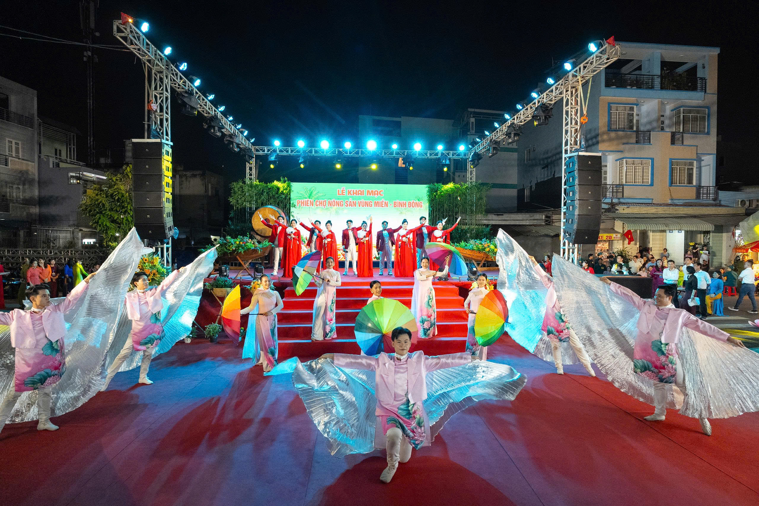 phiên chợ - Ảnh 3.