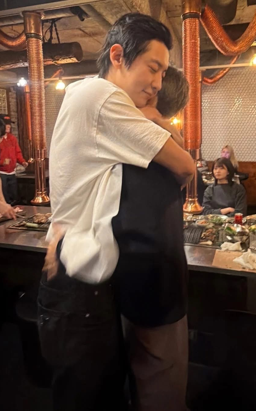 EXO trở lại MMA 2025, Suho bật khóc sau màn trình diễn bùng nổ- Ảnh 4.