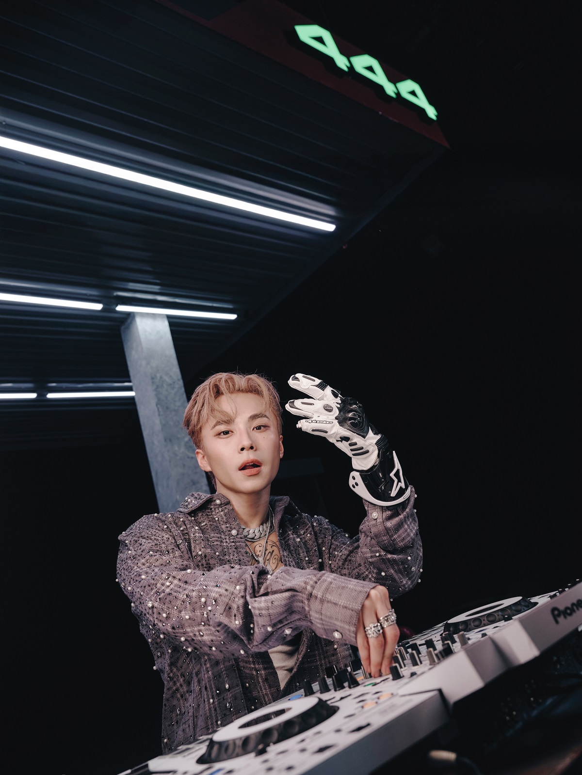 WOKEUP bất ngờ hé lộ 'điều đặc biệt' dành cho Orange- Ảnh 2.