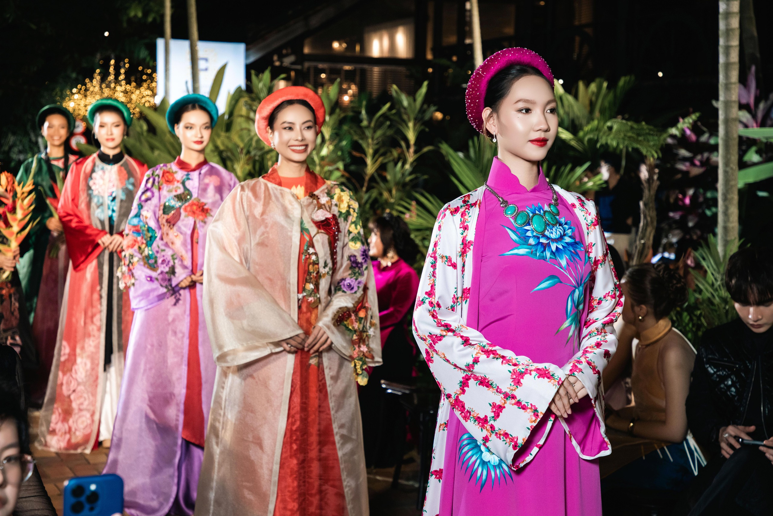 Võ Việt Chung - Ảnh 1.