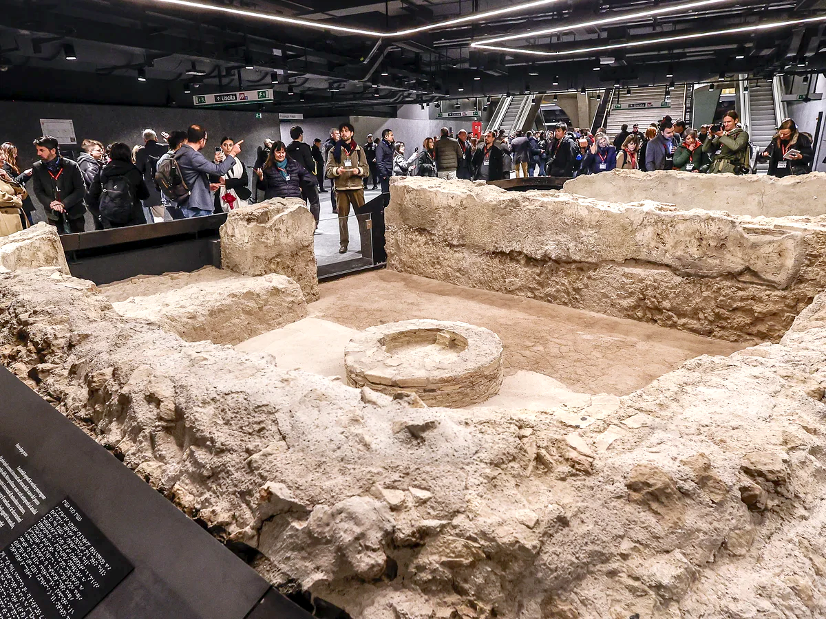 Bất ngờ ga tàu metro thành bảo tàng - Ảnh 1.