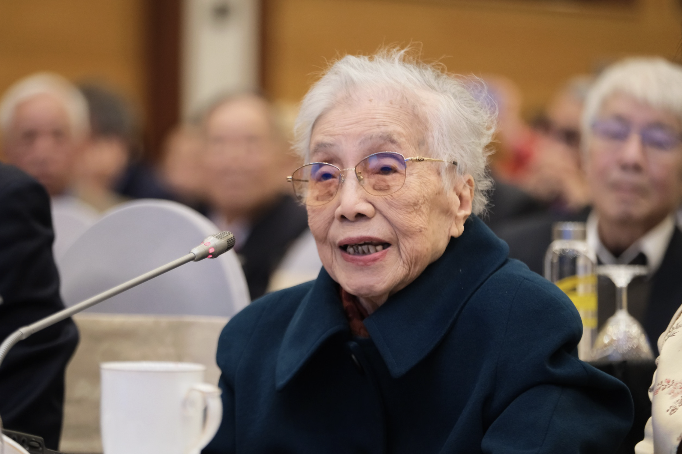 Tin tức sáng 27-12: Khai mạc Đại hội thi đua yêu nước, bà Nguyễn Thị Bình là đại biểu cao tuổi nhất - Ảnh 1.