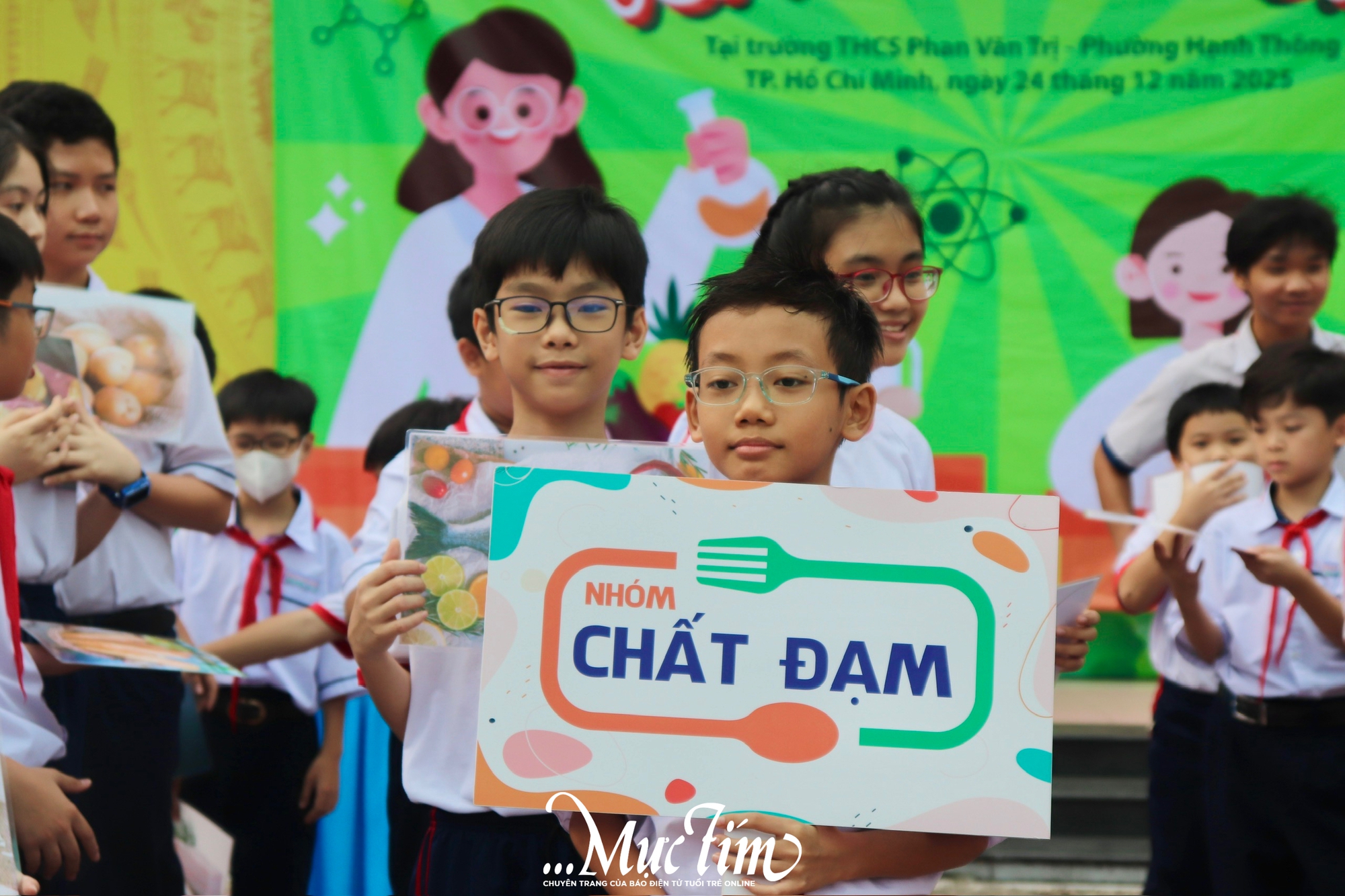 Đón Noel cùng chương trình An toàn sức khỏe - Vui vẻ đến trường tại Trường THCS Phan Văn Trị- Ảnh 1.