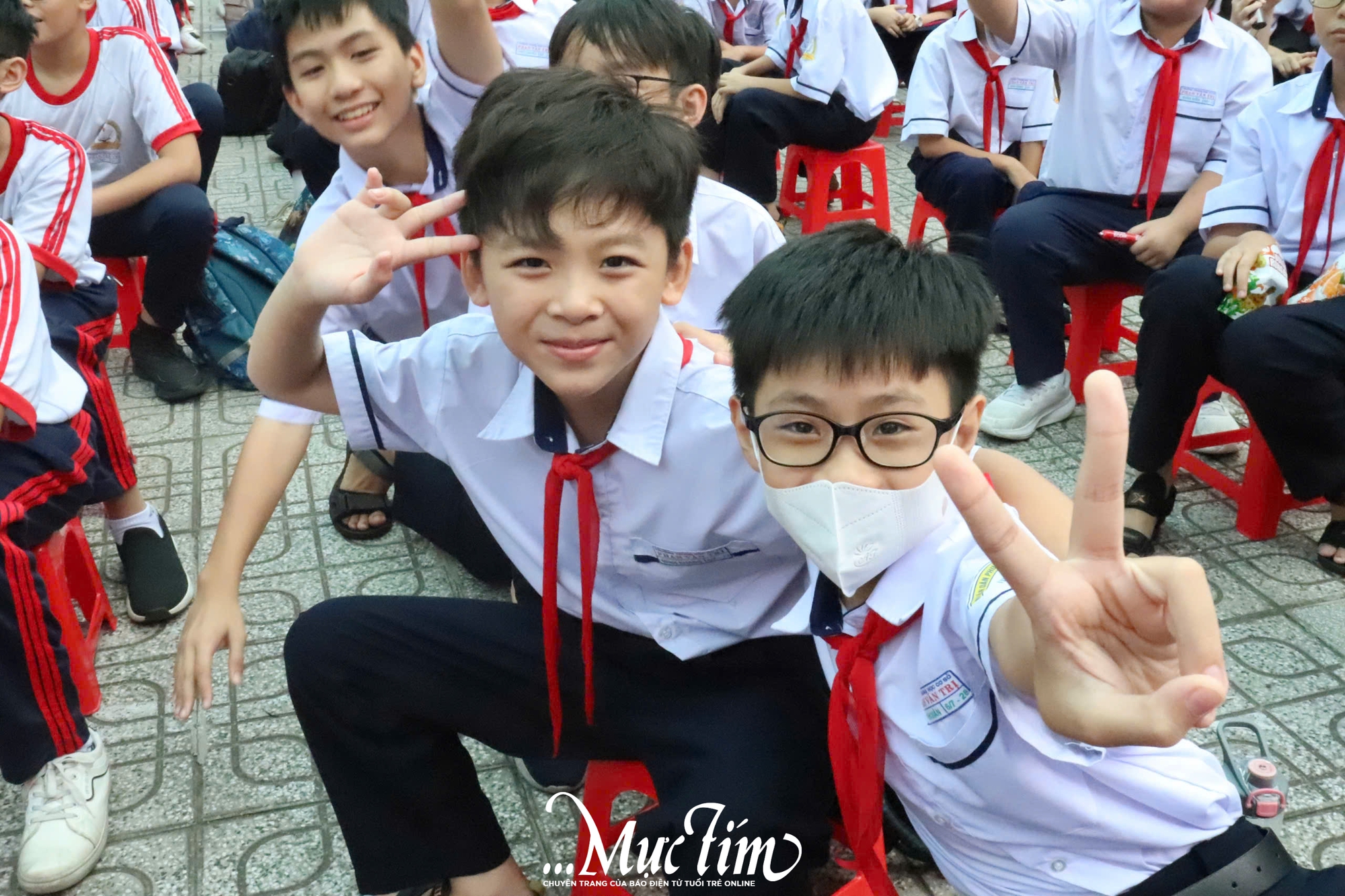 Đón Noel cùng chương trình An toàn sức khỏe - Vui vẻ đến trường tại Trường THCS Phan Văn Trị- Ảnh 5.