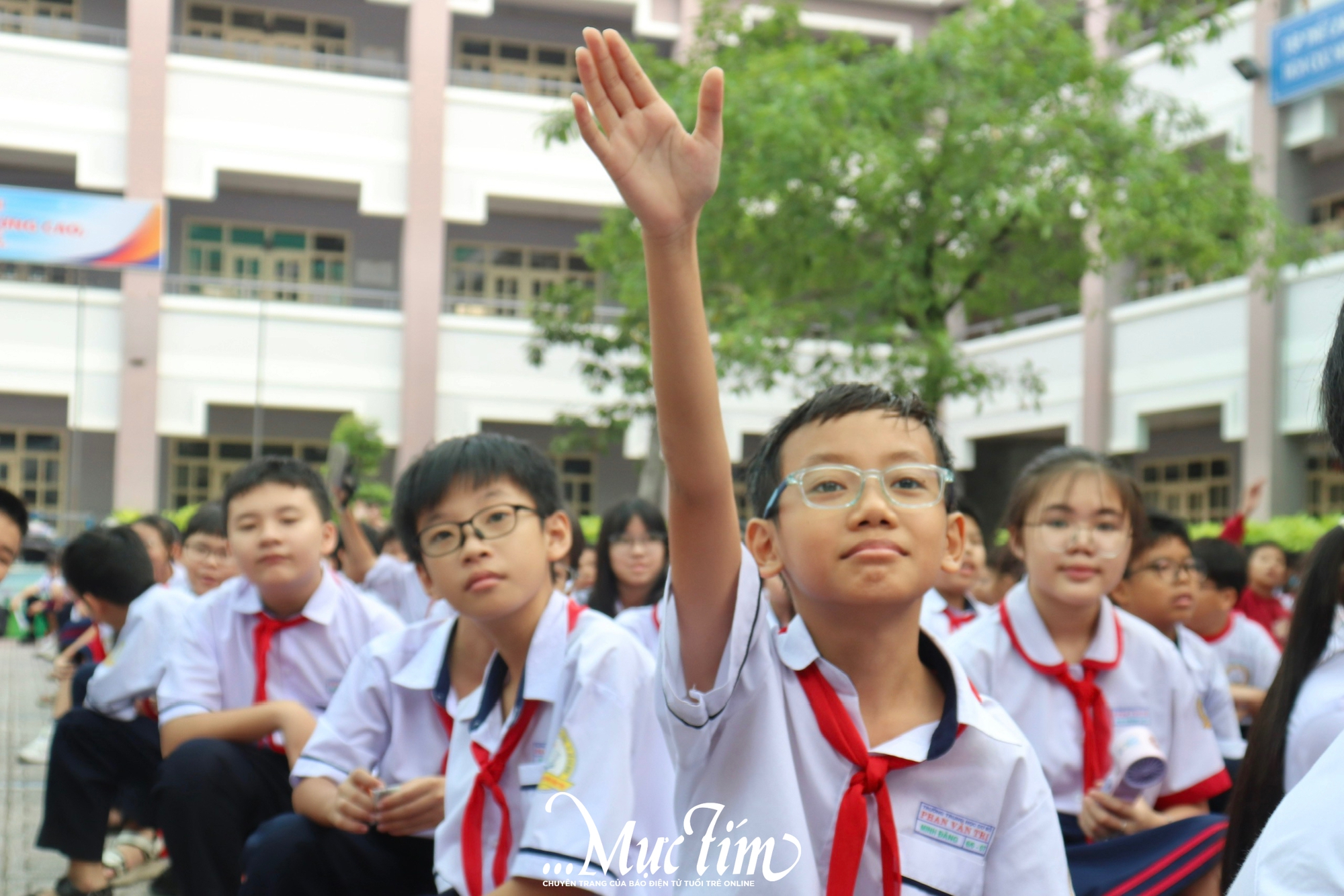 Đón Noel cùng chương trình An toàn sức khỏe - Vui vẻ đến trường tại Trường THCS Phan Văn Trị- Ảnh 6.