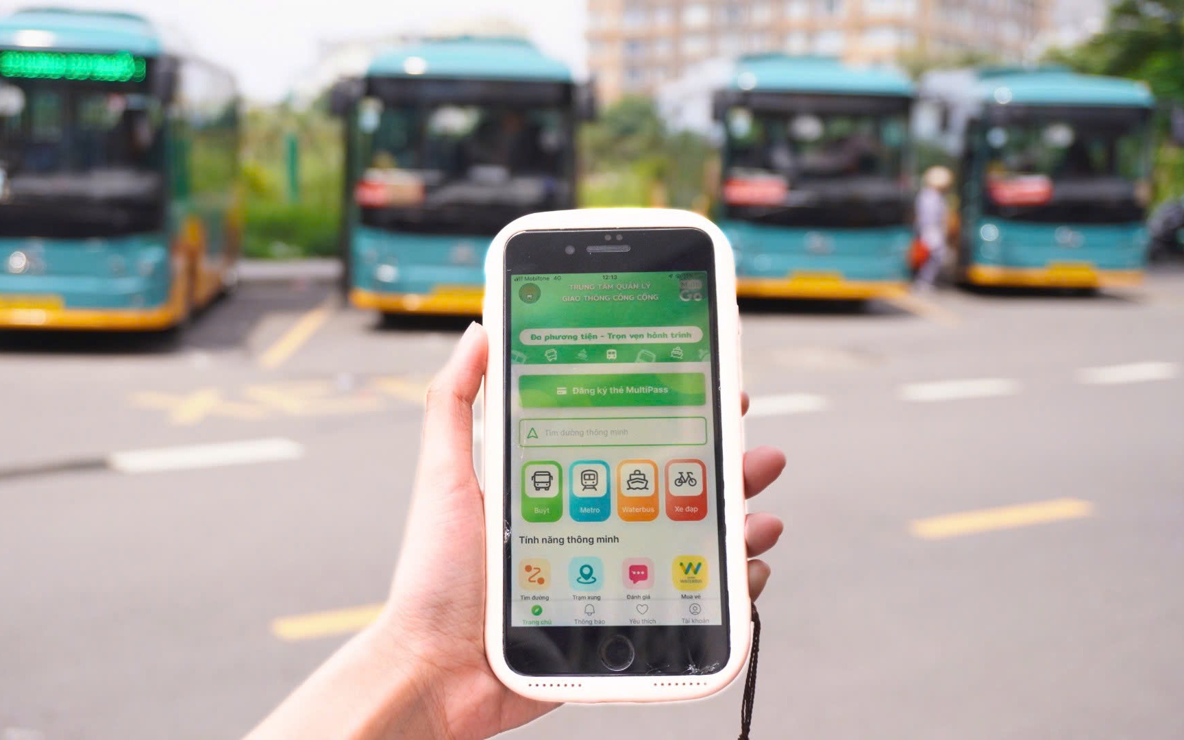 Metro tăng giờ hoạt động cuối tuần, triển khai 6 bãi giữ xe qua đêm - Ảnh 2.