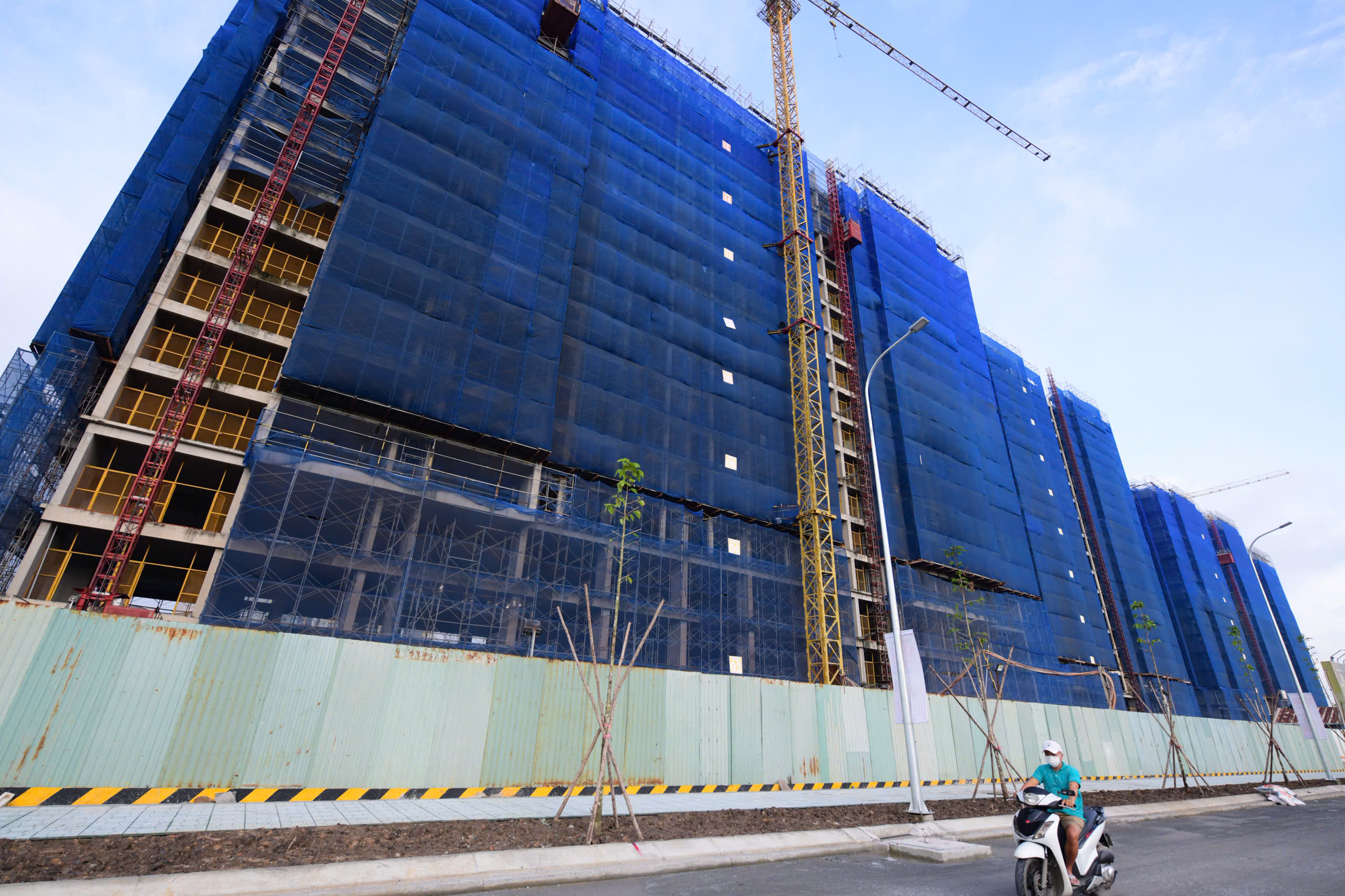 Nhà ở riêng lẻ ở TP.HCM được cấp phép xây dựng tạm quy mô 3 tầng, 1 hầm - Ảnh 1.