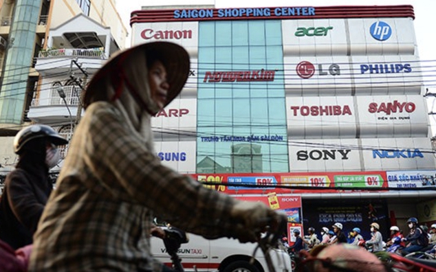 Why are display TVs in Vietnam selling for as little as $57?  - Ảnh 1.