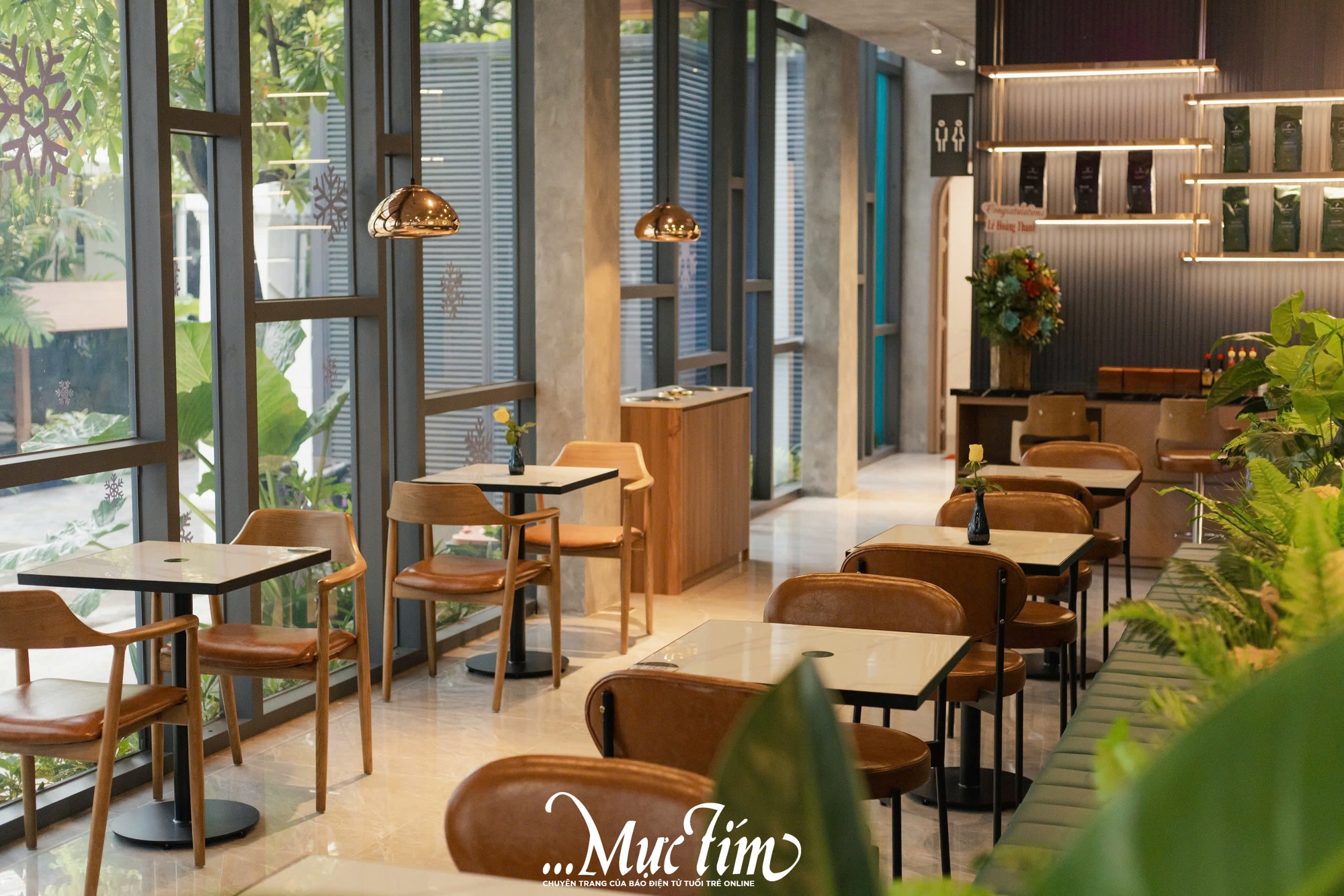 Review quán cà phê hot mạng xã hội của Trường đại học Quốc tế Sài Gòn- Ảnh 2.