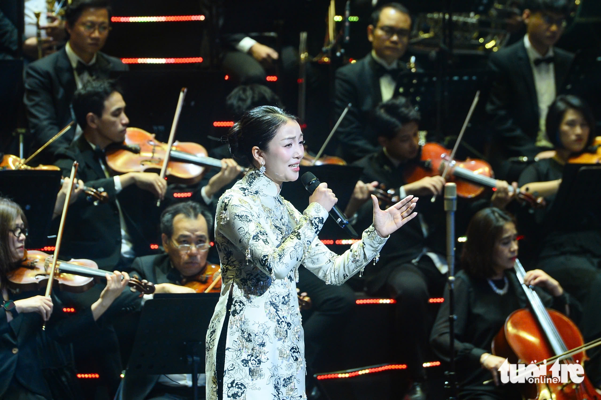 Tổng Bí thư Tô Lâm: Đại hội Đảng lần thứ XIV đứng trước thời điểm lịch sử tạo ra kỳ tích mới - Ảnh 8.