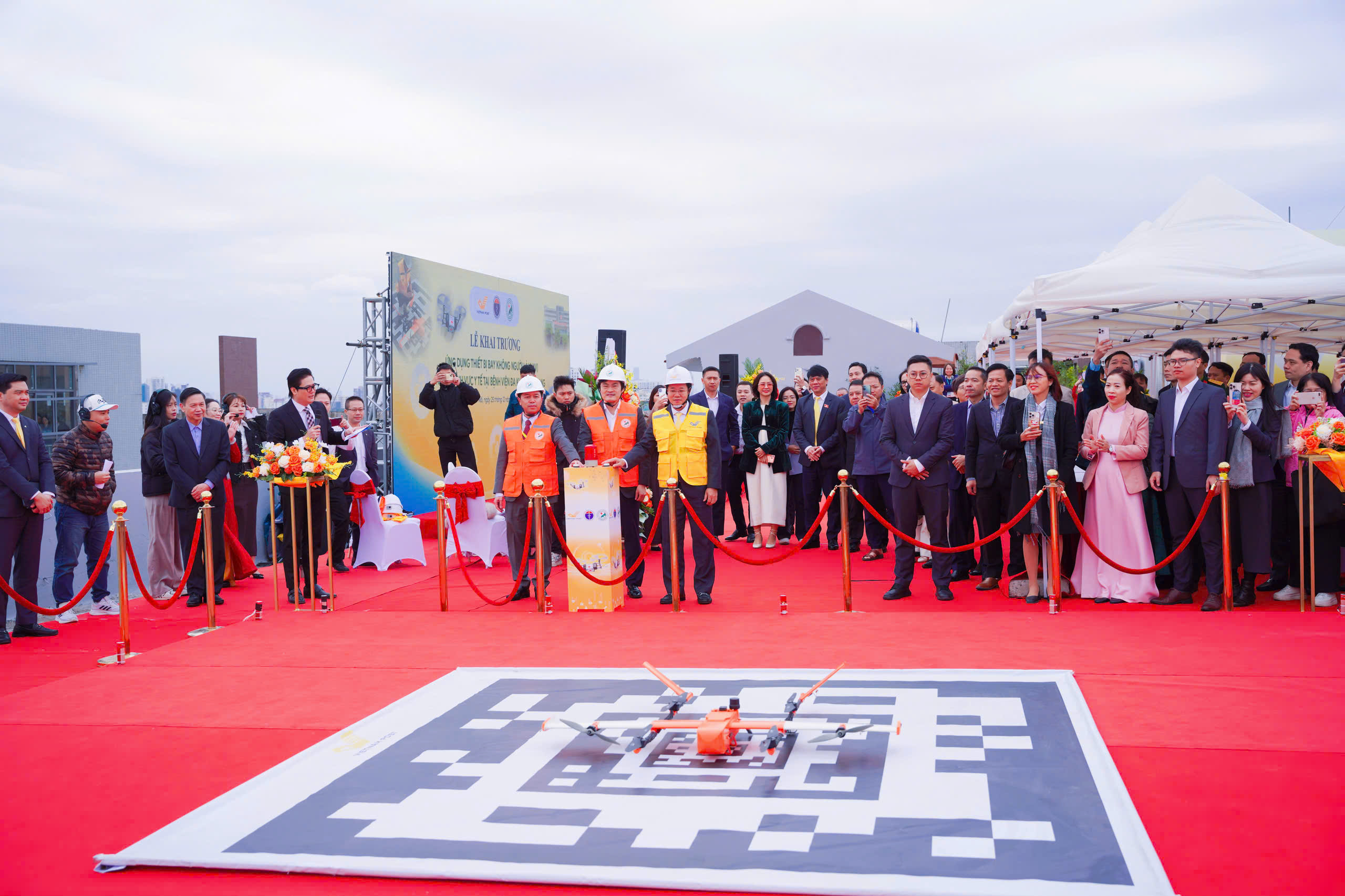 thiết bị bay - Ảnh 1.