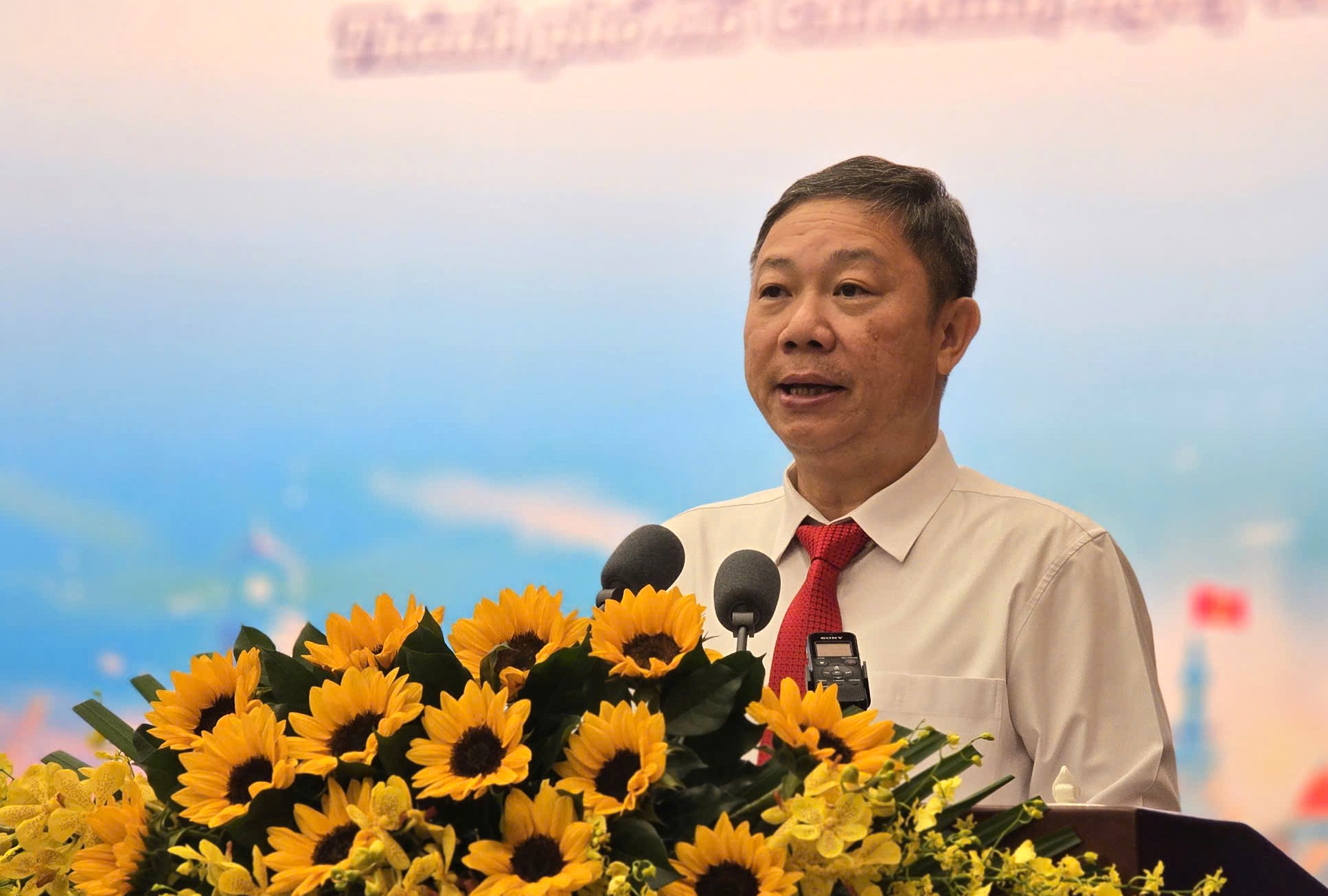 21 tập thể, cá nhân nhận huân chương, bằng khen vì thành tích tuyên giáo và dân vận ở TP.HCM - Ảnh 3.