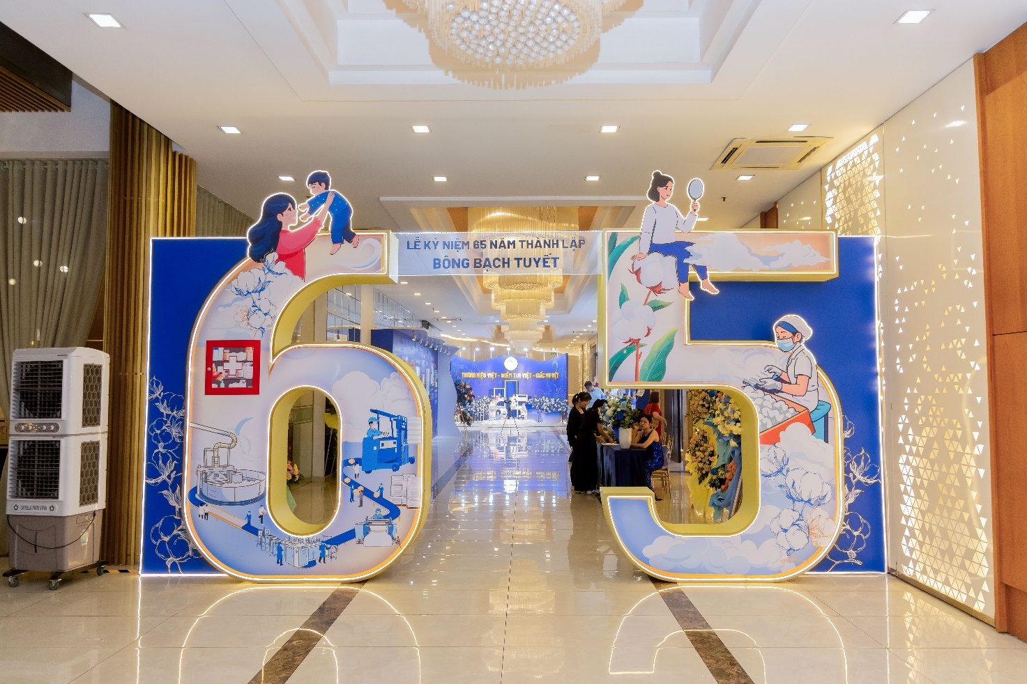 Giấc mơ đưa ‘bông Việt’ ra thế giới của doanh nghiệp 65 tuổi - Ảnh 1.