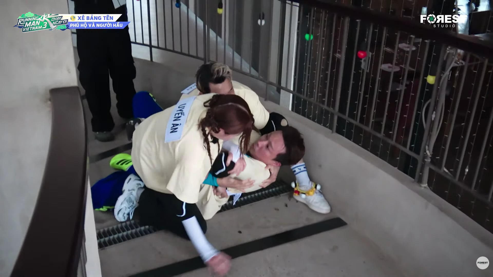 Running man tập 12: Trấn Thành, Uyển Ân đối đầu, Quang Tuấn bị phục kích - Ảnh 11. Running man tập 12: Trấn Thành, Uyển Ân đối đầu, Quang Tuấn bị phục kích - Ảnh 11.