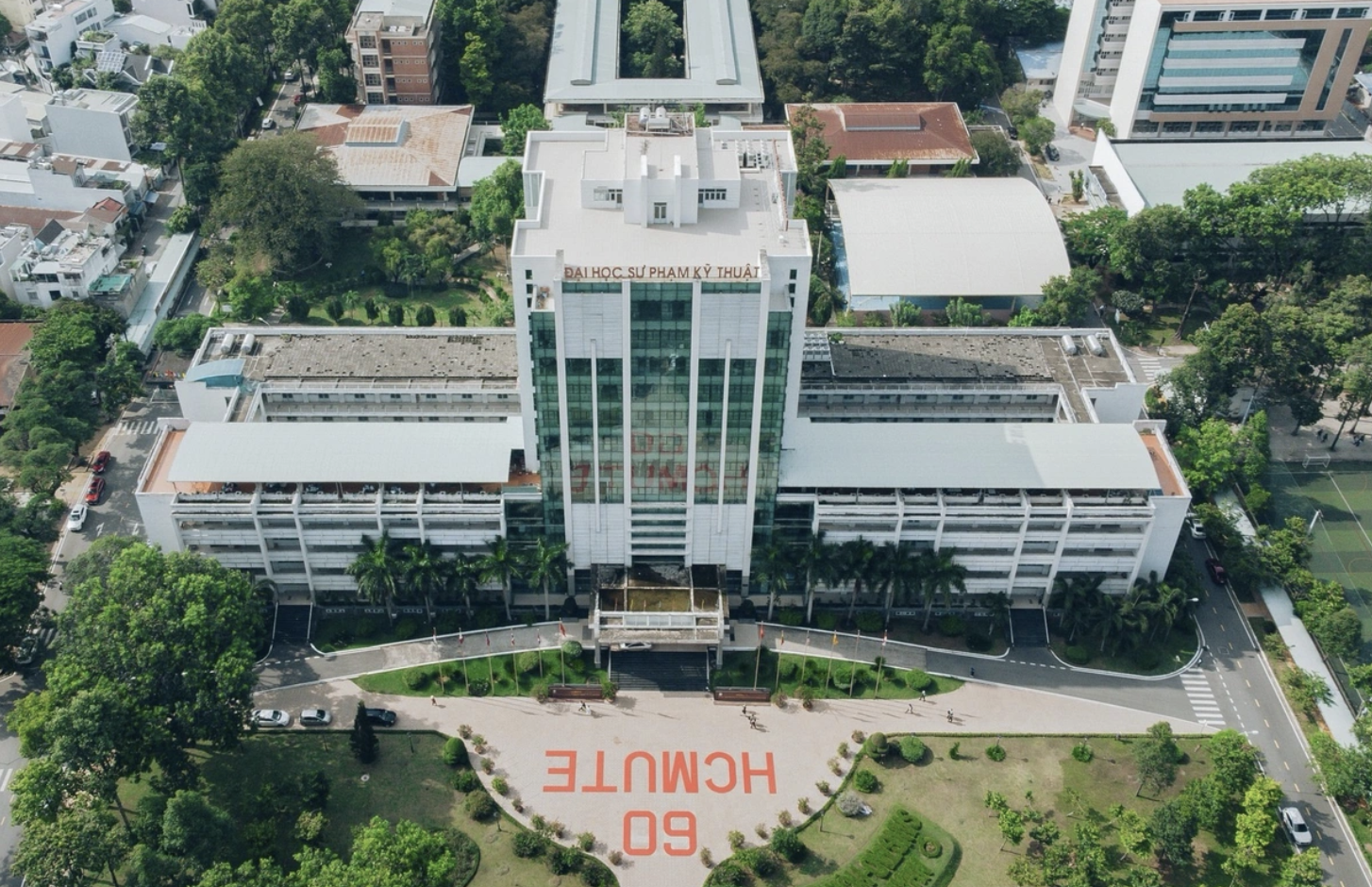 Trường đại học Sư phạm kỹ thuật TP.HCM đổi tên mới - Ảnh 1.