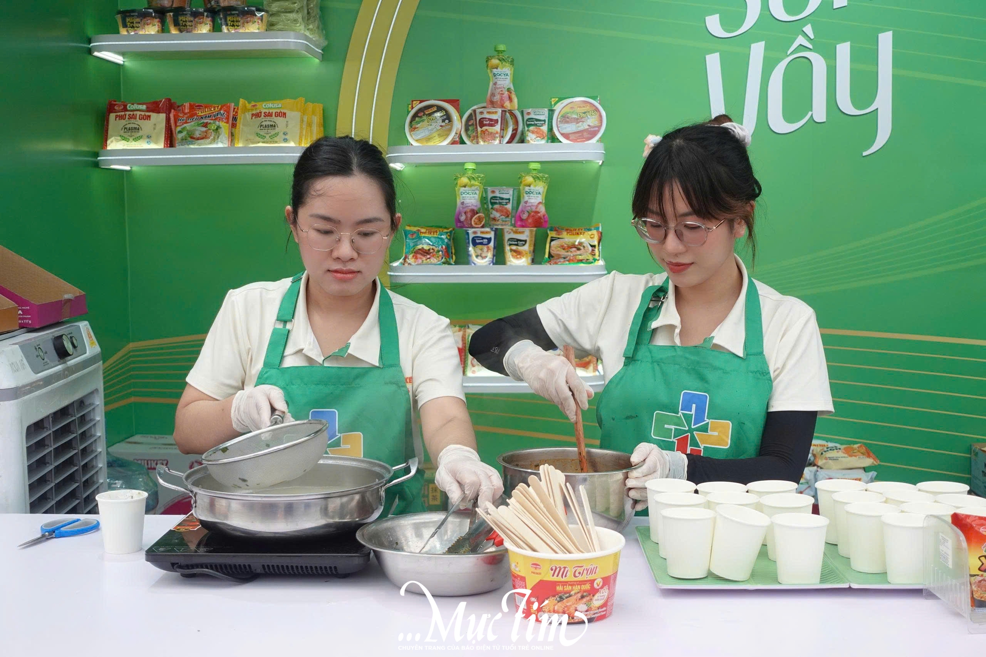 Khám phá không gian ẩm thực tại HOZO City Tết Fest 2025- Ảnh 2. Khám phá không gian ẩm thực tại HOZO City Tết Fest 2025- Ảnh 2.