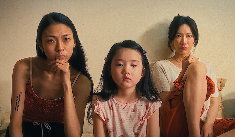 Left-Handed Girl - Ảnh 5.