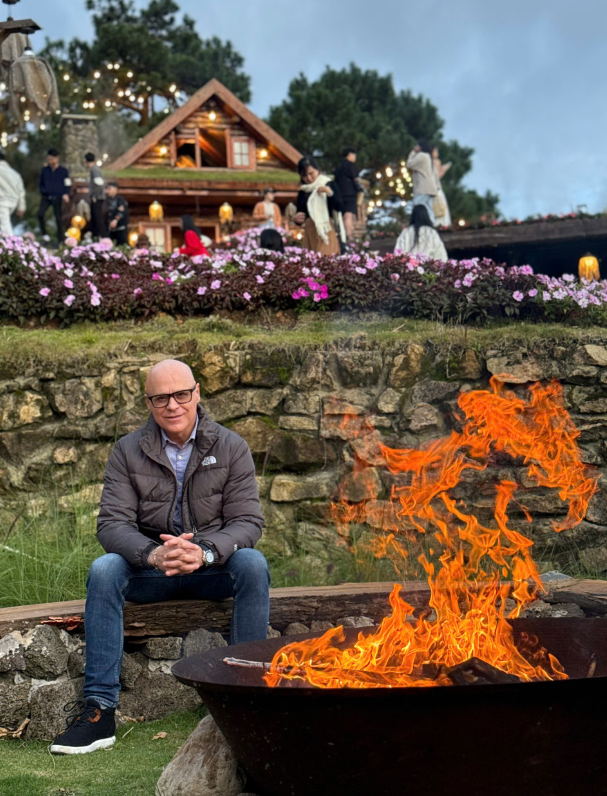 ‘Don’t come to Vietnam—you’ll never want to leave,’ Spanish digital nomad quips- Ảnh 2.