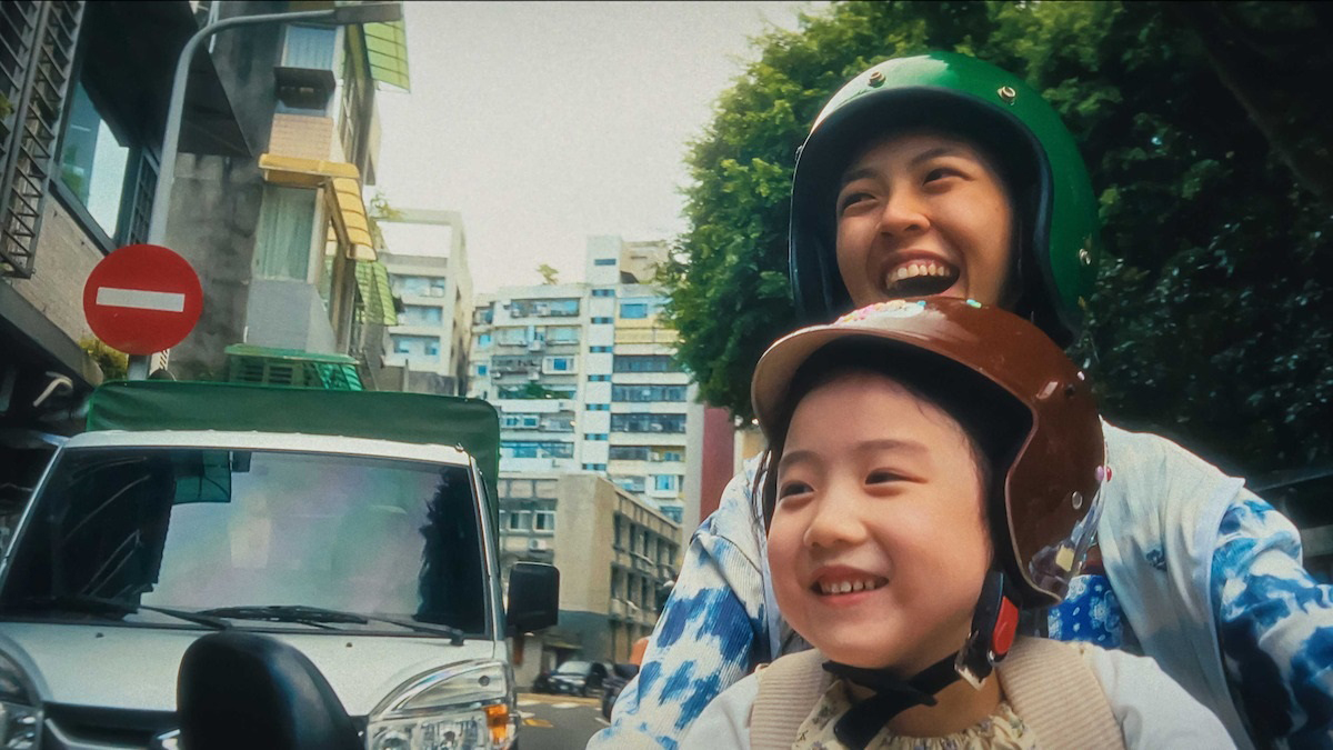 Left-Handed Girl - Ảnh 1.