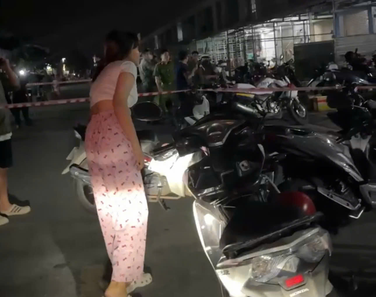 Cô gái tử vong bên vũng máu trong dãy trọ, nghi bị sát hại - Ảnh 1. nghi bị sát hại - Ảnh 1.