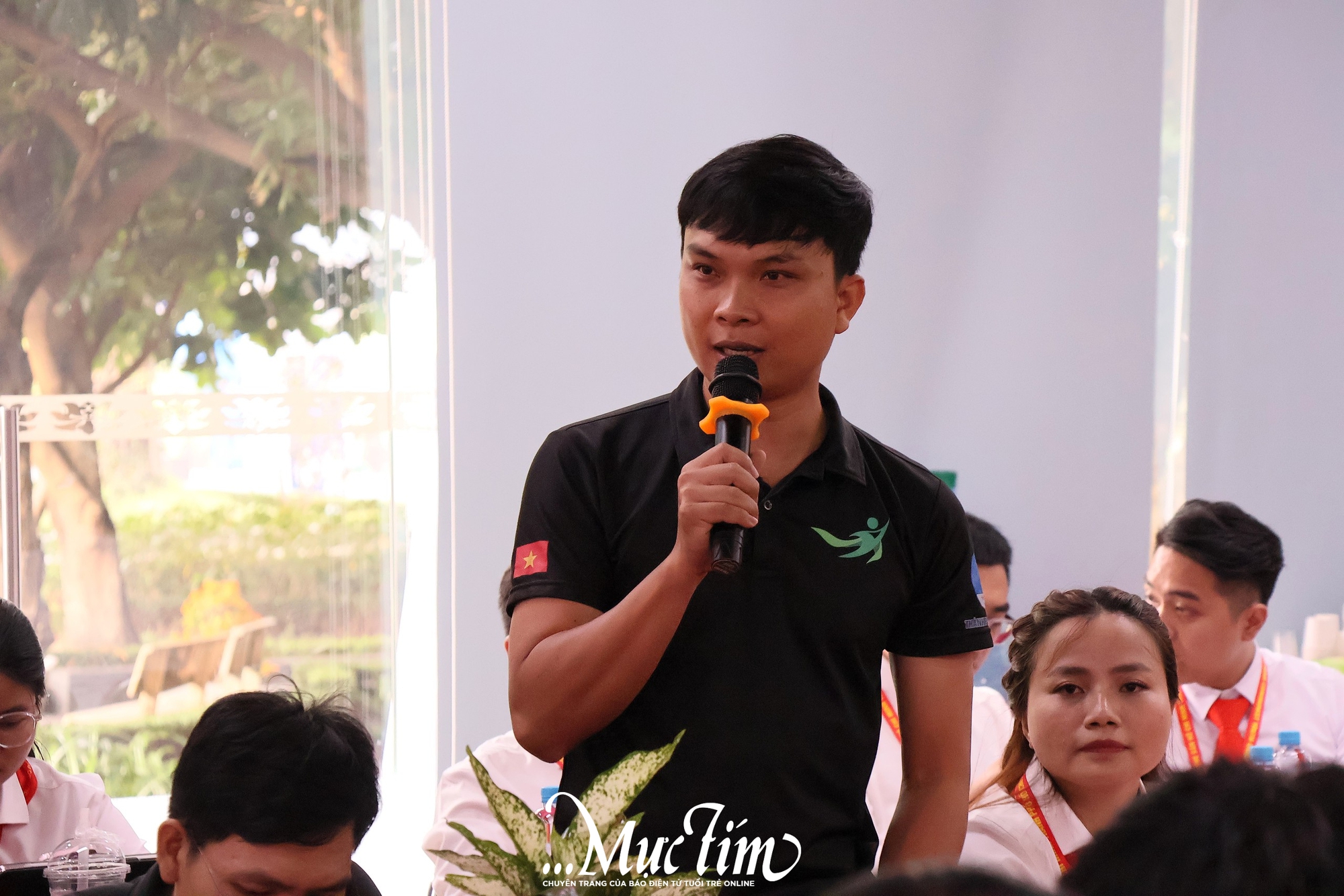 Đại hội Đoàn TP.HCM: Đại biểu đi metro, thảo luận về chuyển đổi xanh, AI - Ảnh 9.