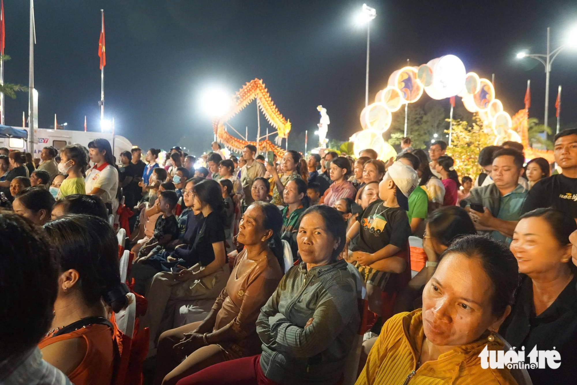 Người dân xúc động xem show thực cảnh tái hiện làng hoa Sa Đéc trăm năm tuổi - Ảnh 1.