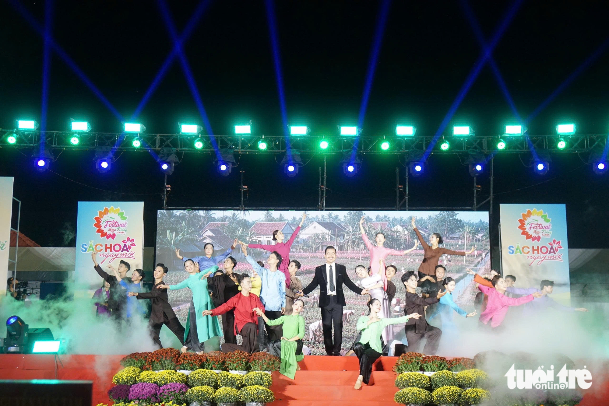Người dân xúc động xem show thực cảnh tái hiện làng hoa Sa Đéc trăm năm tuổi - Ảnh 2.