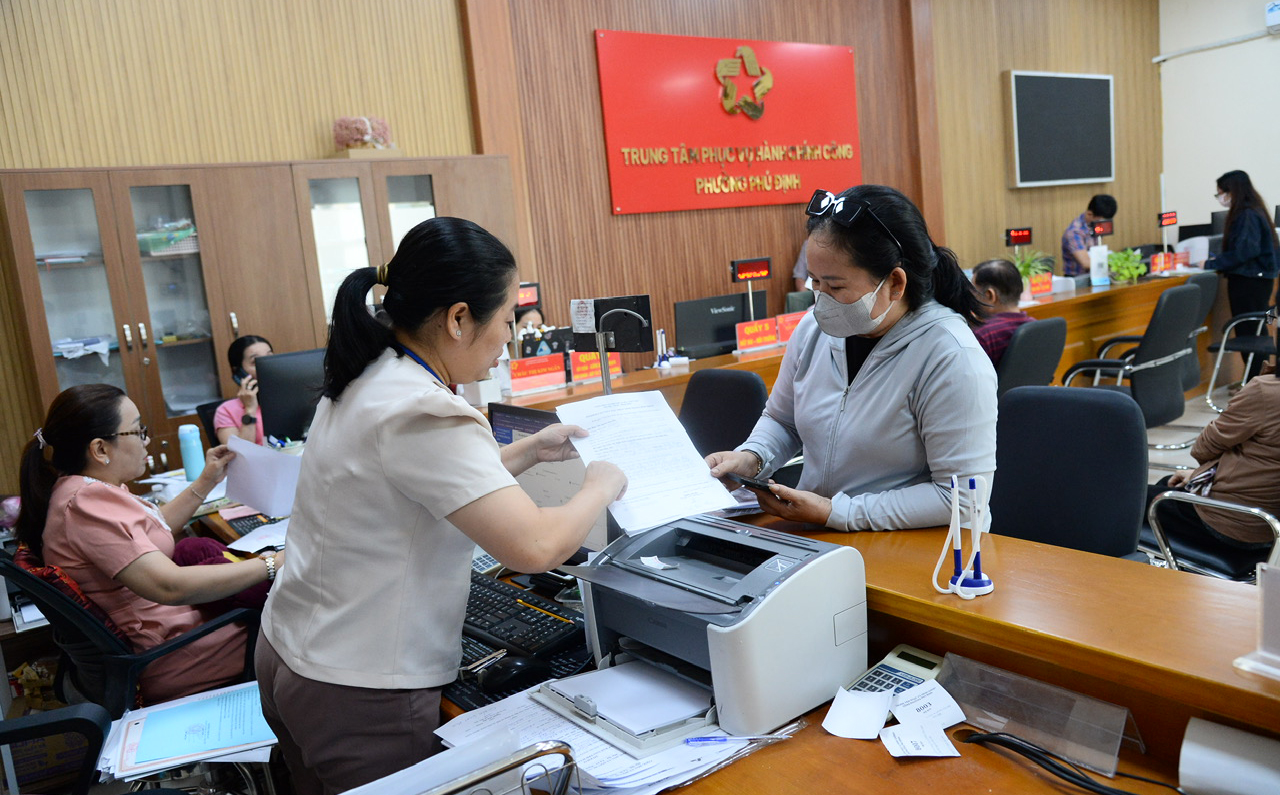 Chấm điểm công chức từ ngày 1-1-2026: Xây dựng bộ máy công quyền chuyên nghiệp - Ảnh 2.