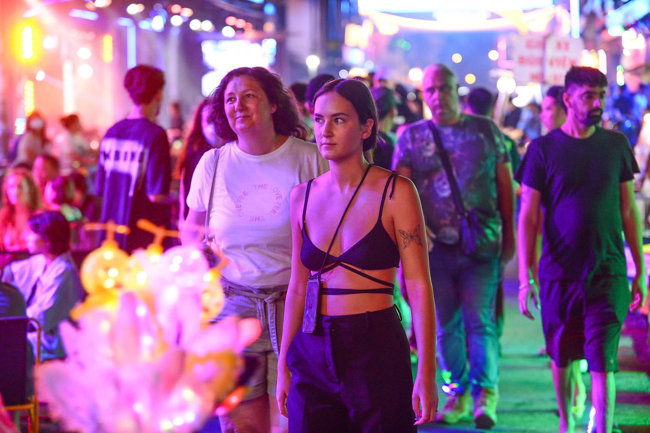 du khách - Ảnh 2.